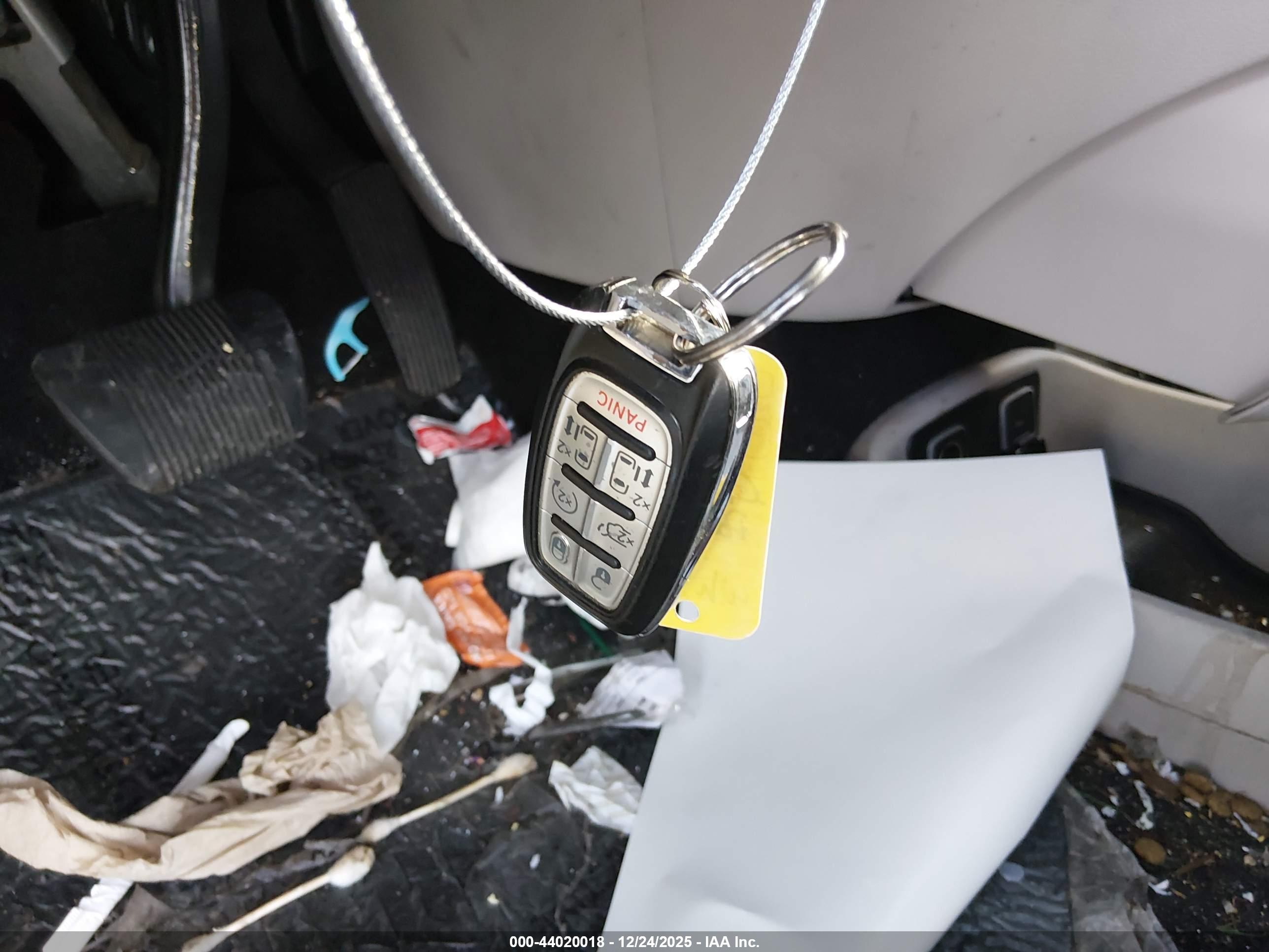 CHRYSLER PACIFICA image 11