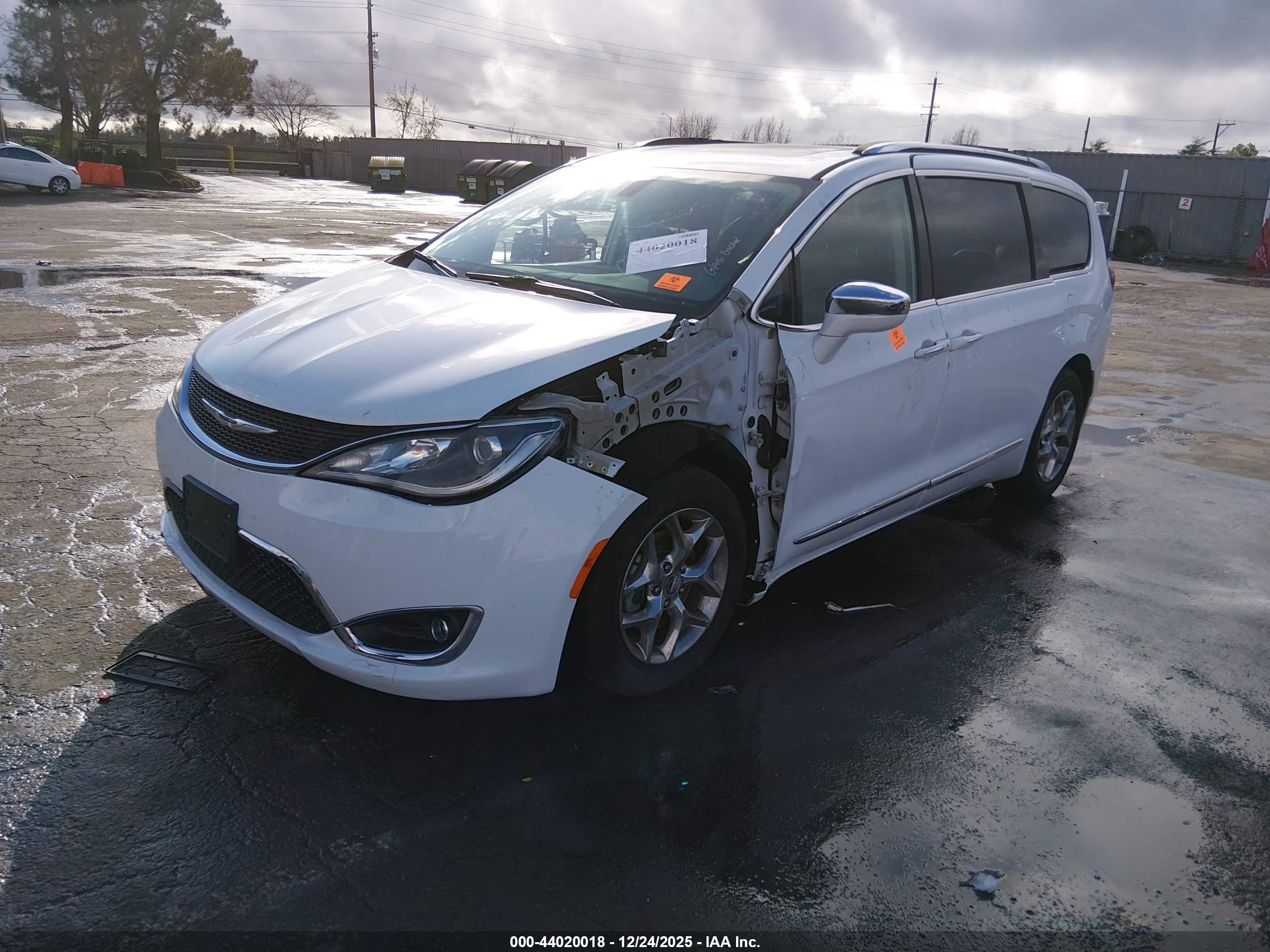 CHRYSLER PACIFICA image 2