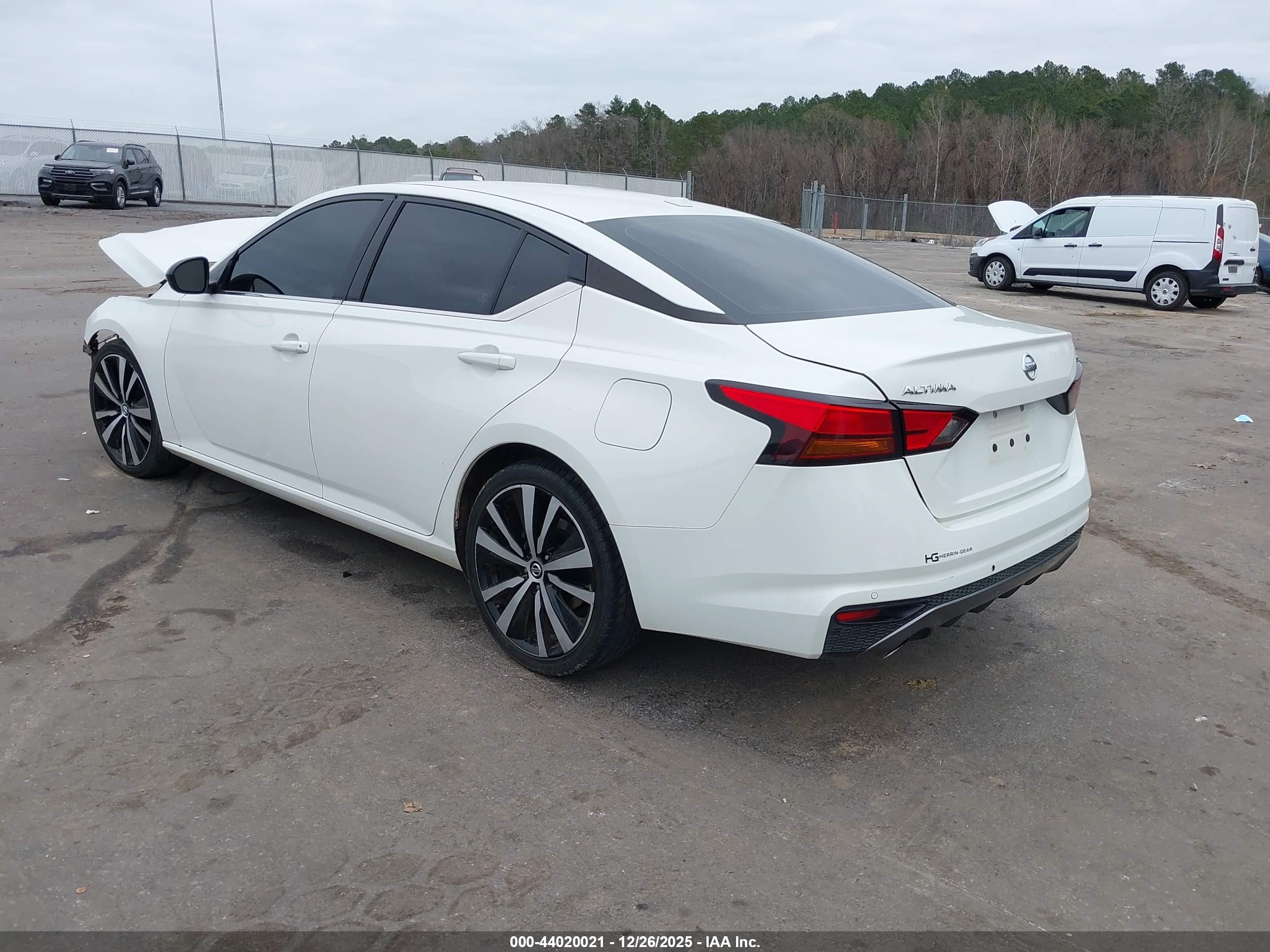 NISSAN ALTIMA image 3
