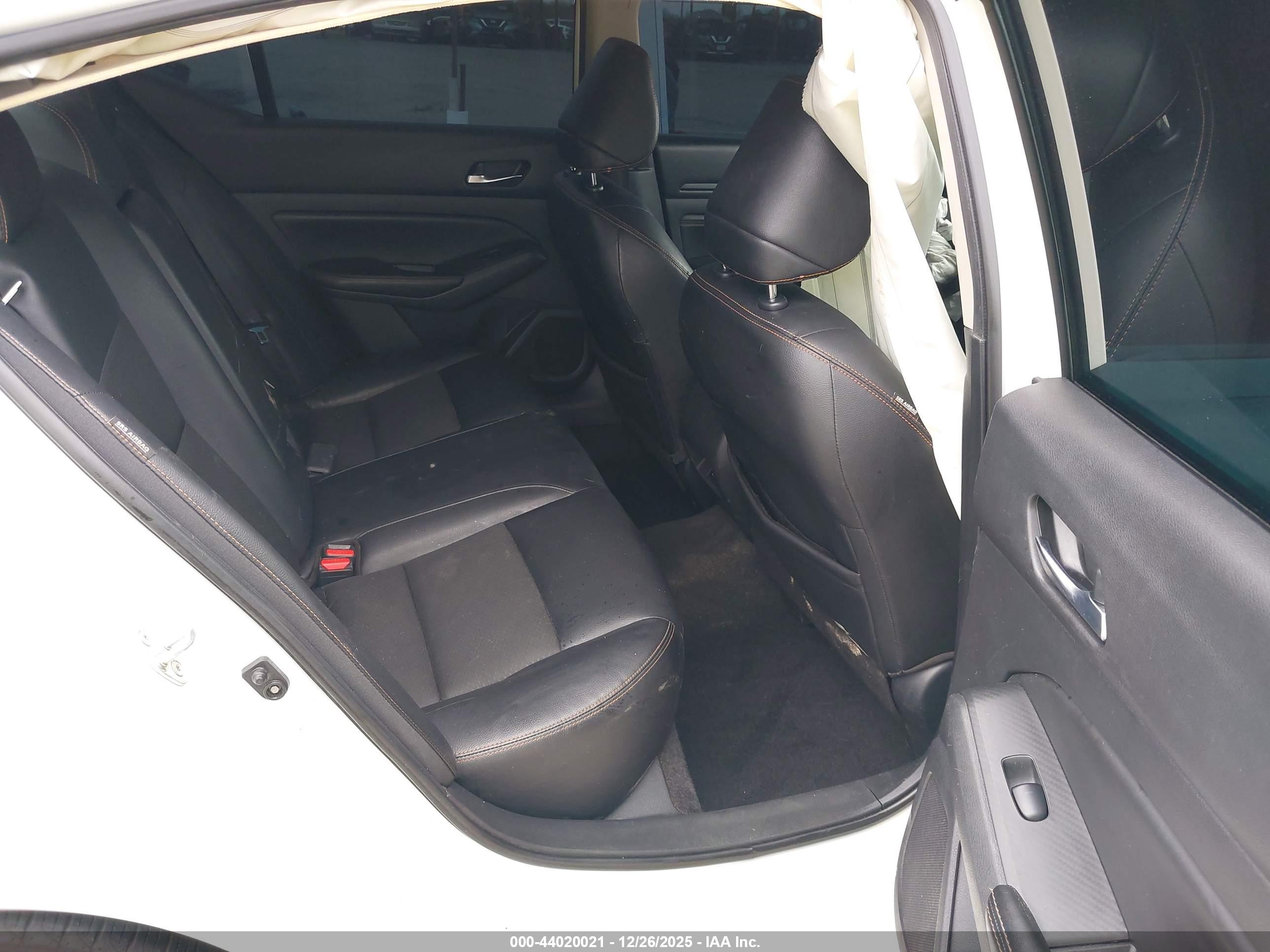 NISSAN ALTIMA image 8
