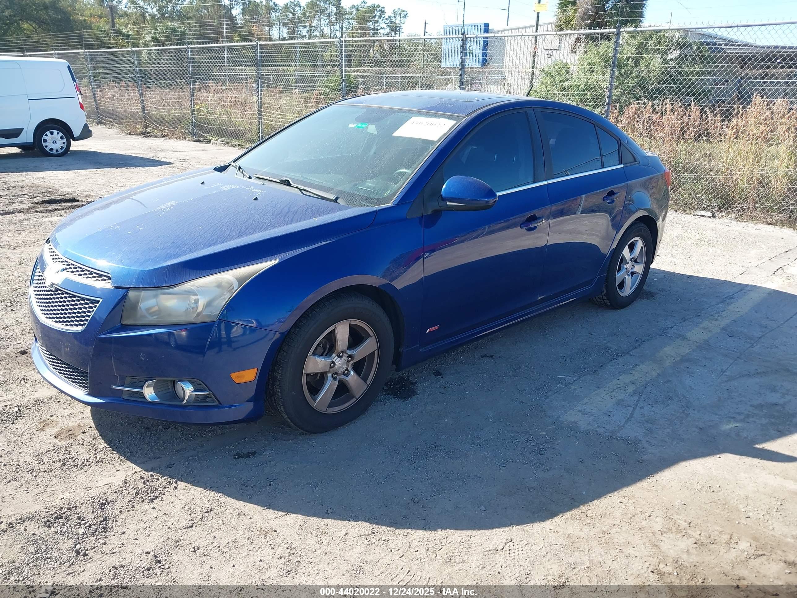 CHEVROLET CRUZE image 2