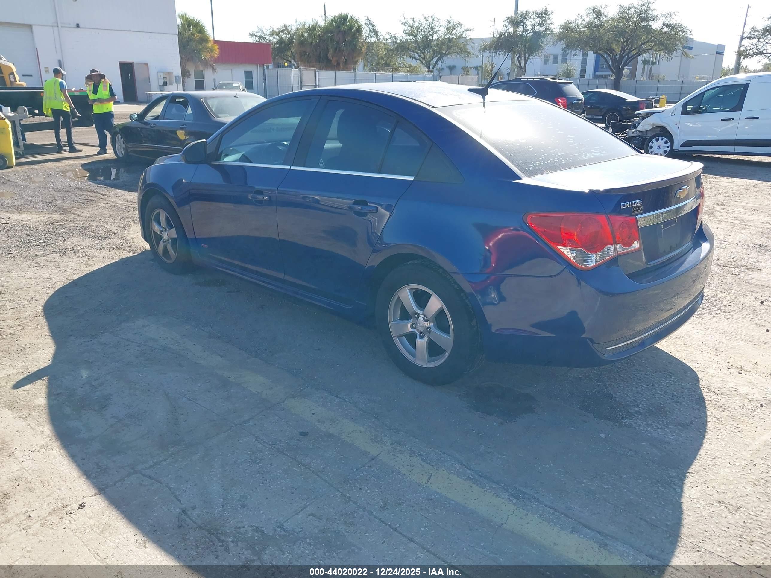 CHEVROLET CRUZE image 3