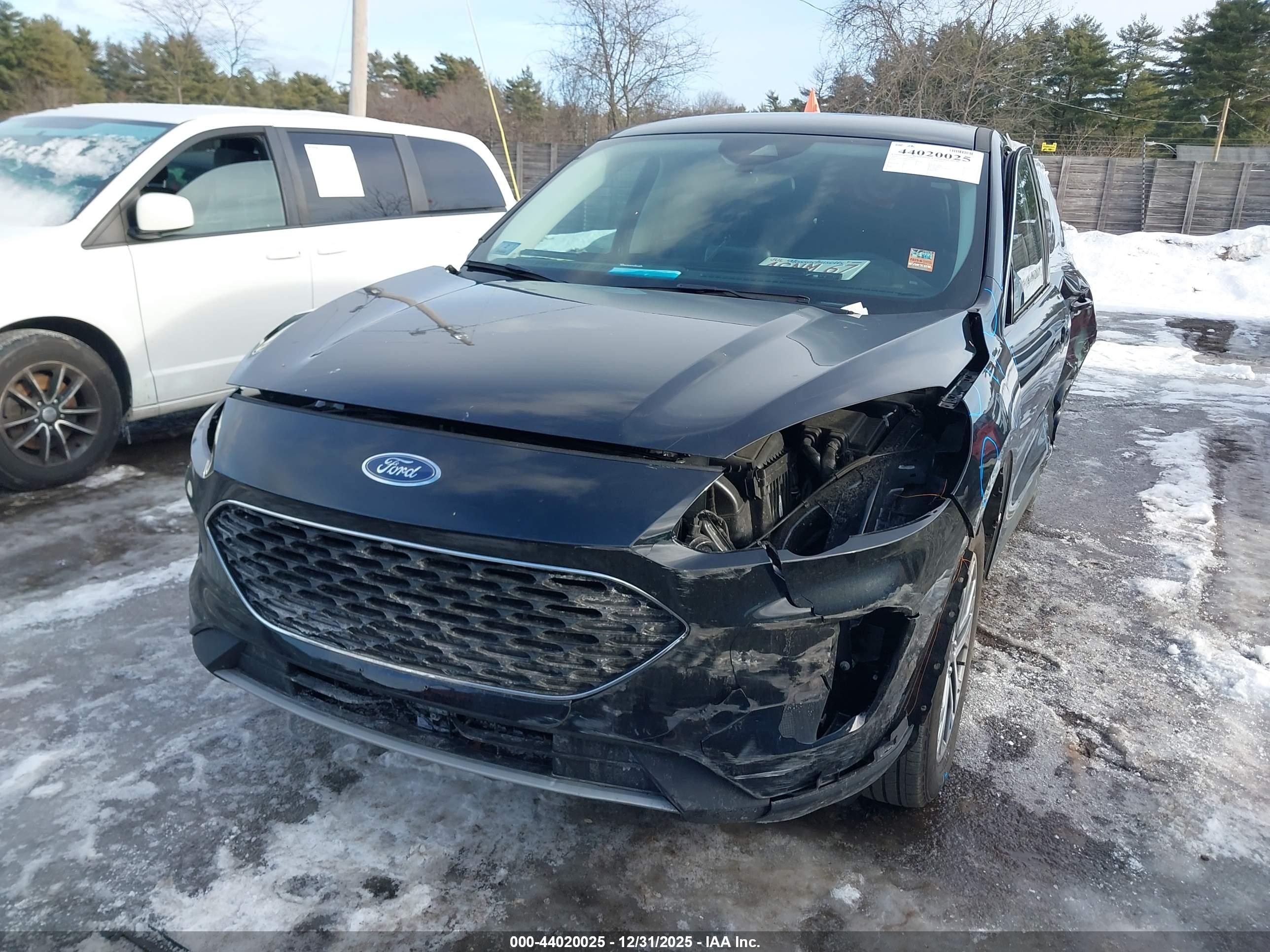 FORD ESCAPE image 2