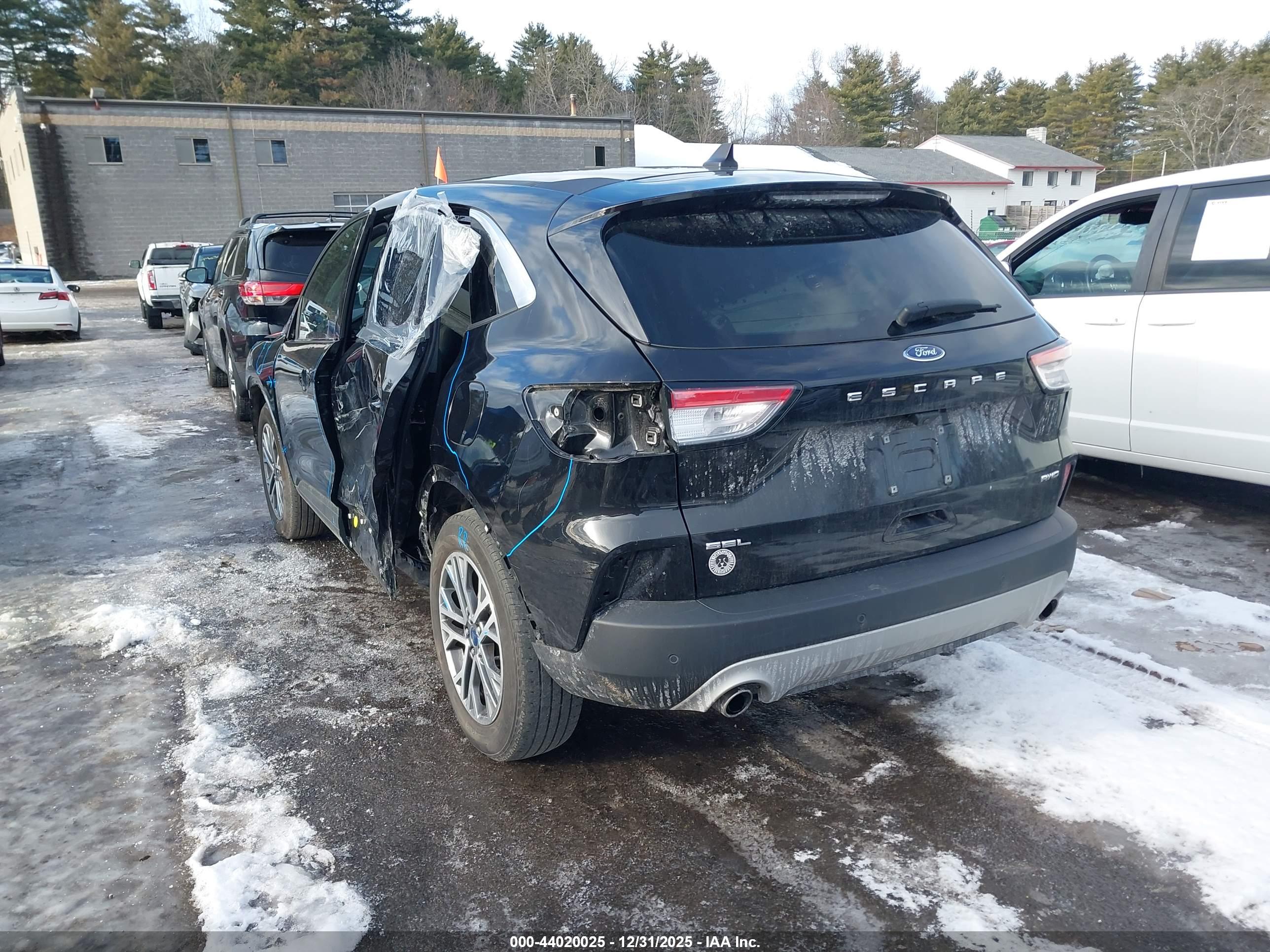 FORD ESCAPE image 3