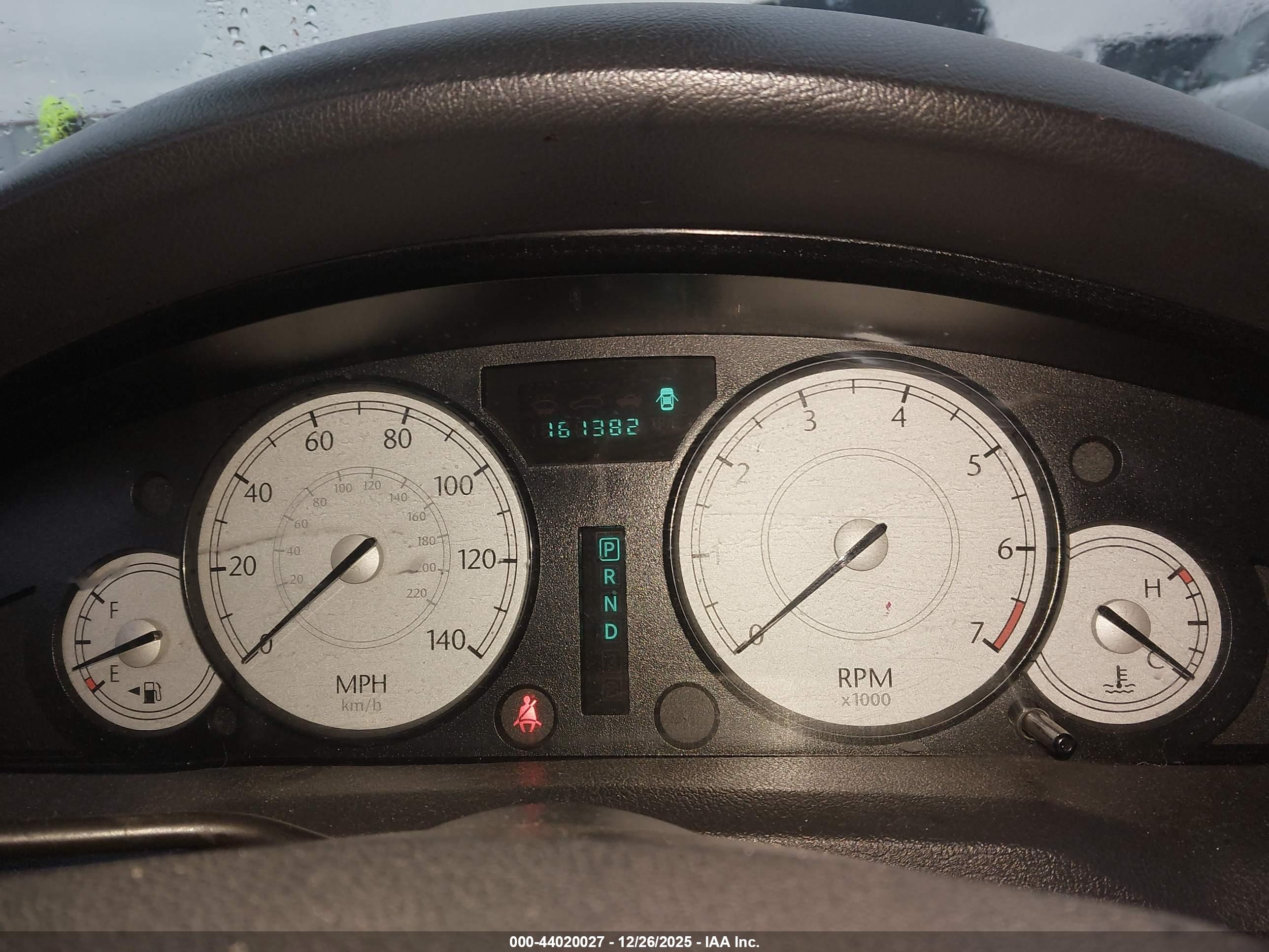 CHRYSLER 300 image 7