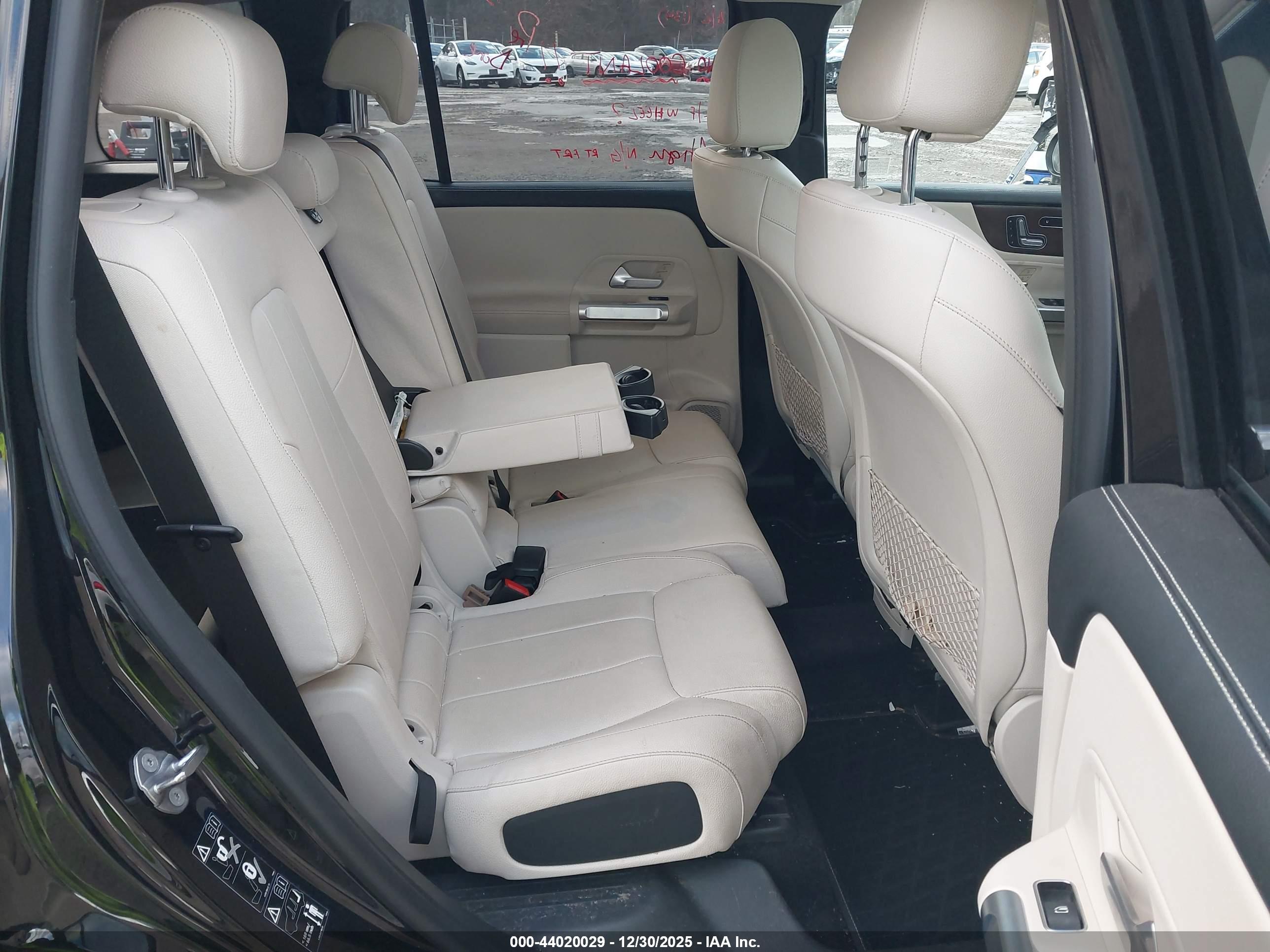 MERCEDES-BENZ GLB image 8