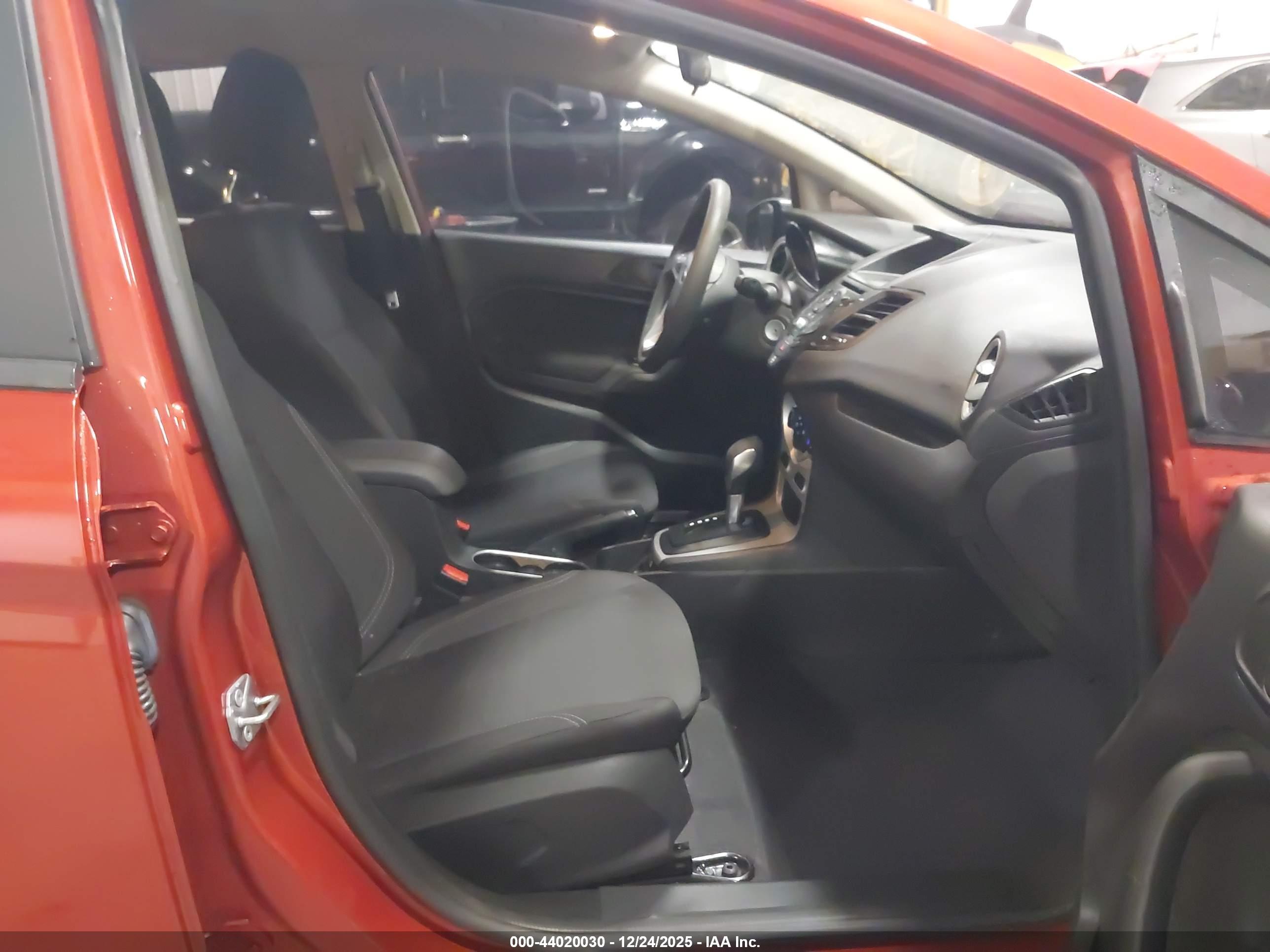 FORD FIESTA image 5