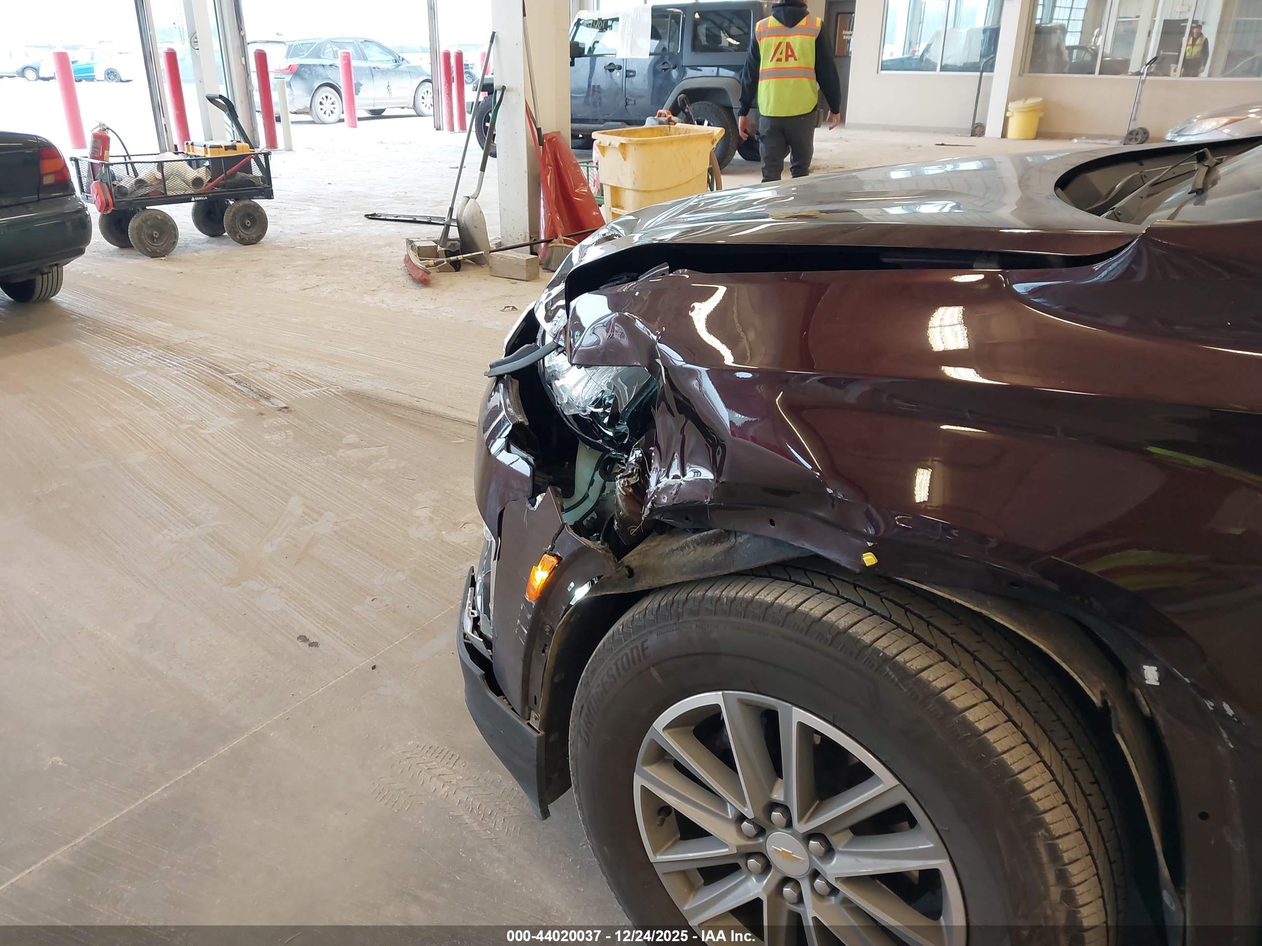CHEVROLET TRAVERSE image 6