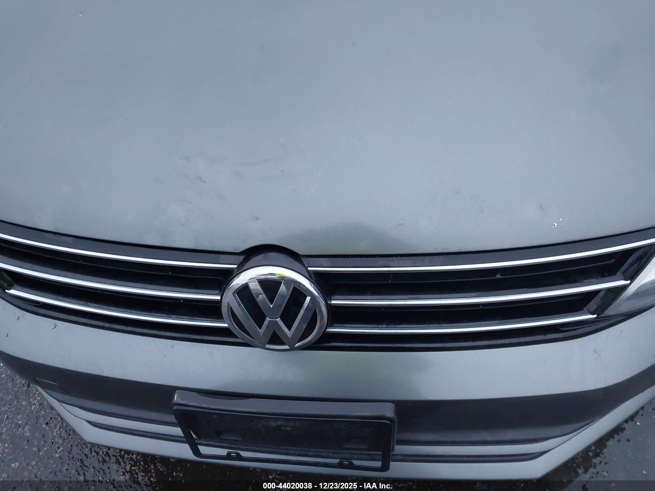 VOLKSWAGEN JETTA image 6