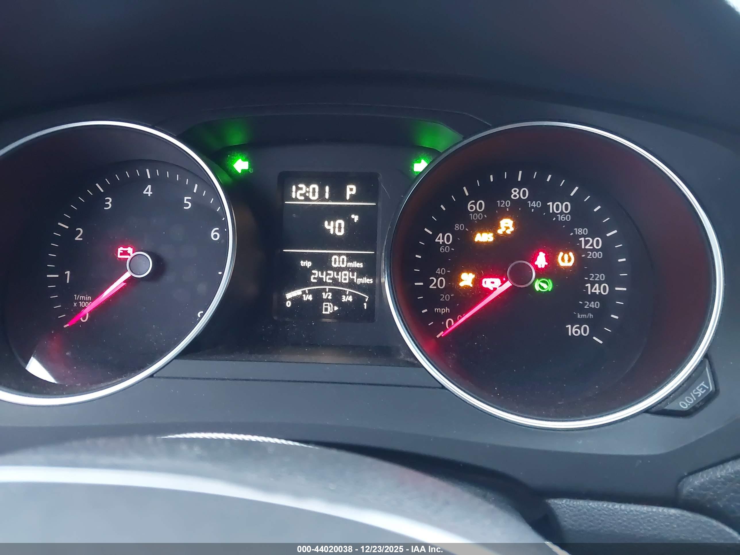 VOLKSWAGEN JETTA image 7