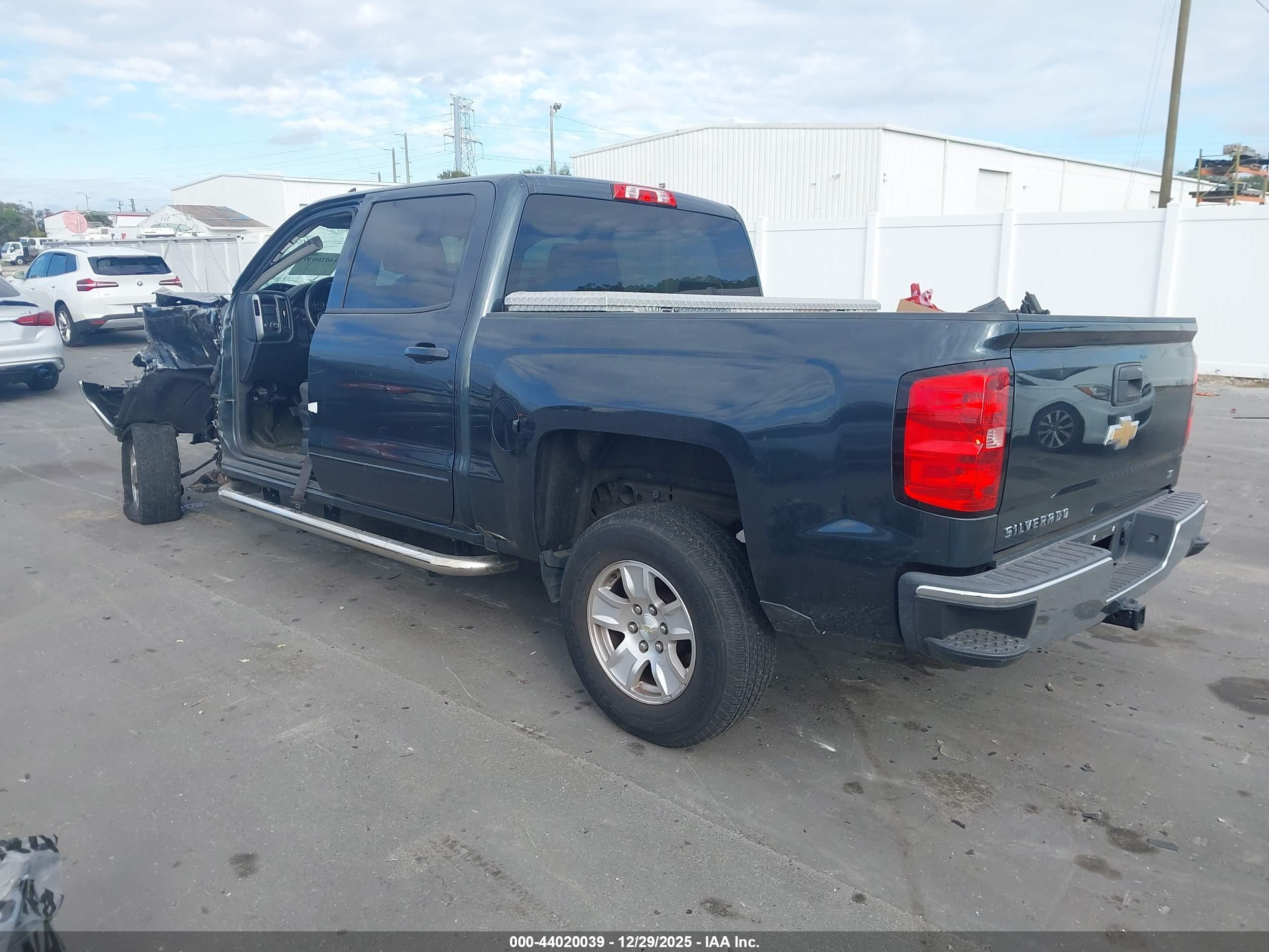 CHEVROLET SILVERADO image 3