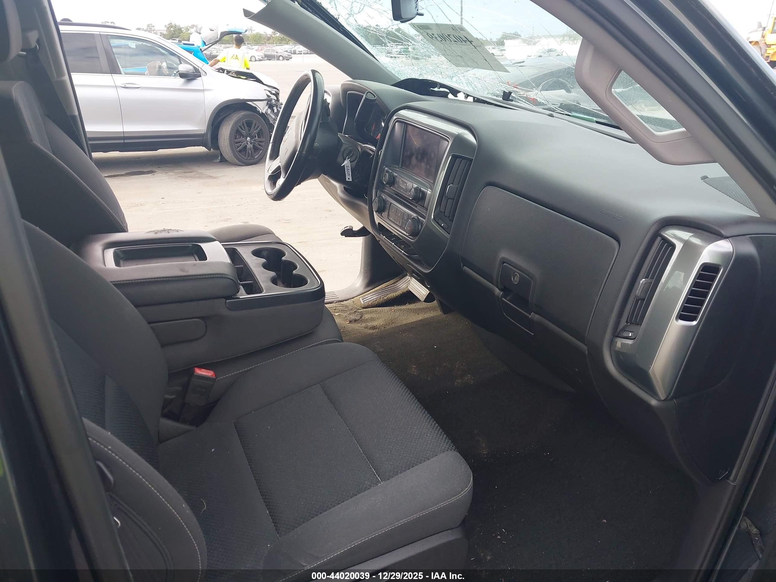 CHEVROLET SILVERADO image 5