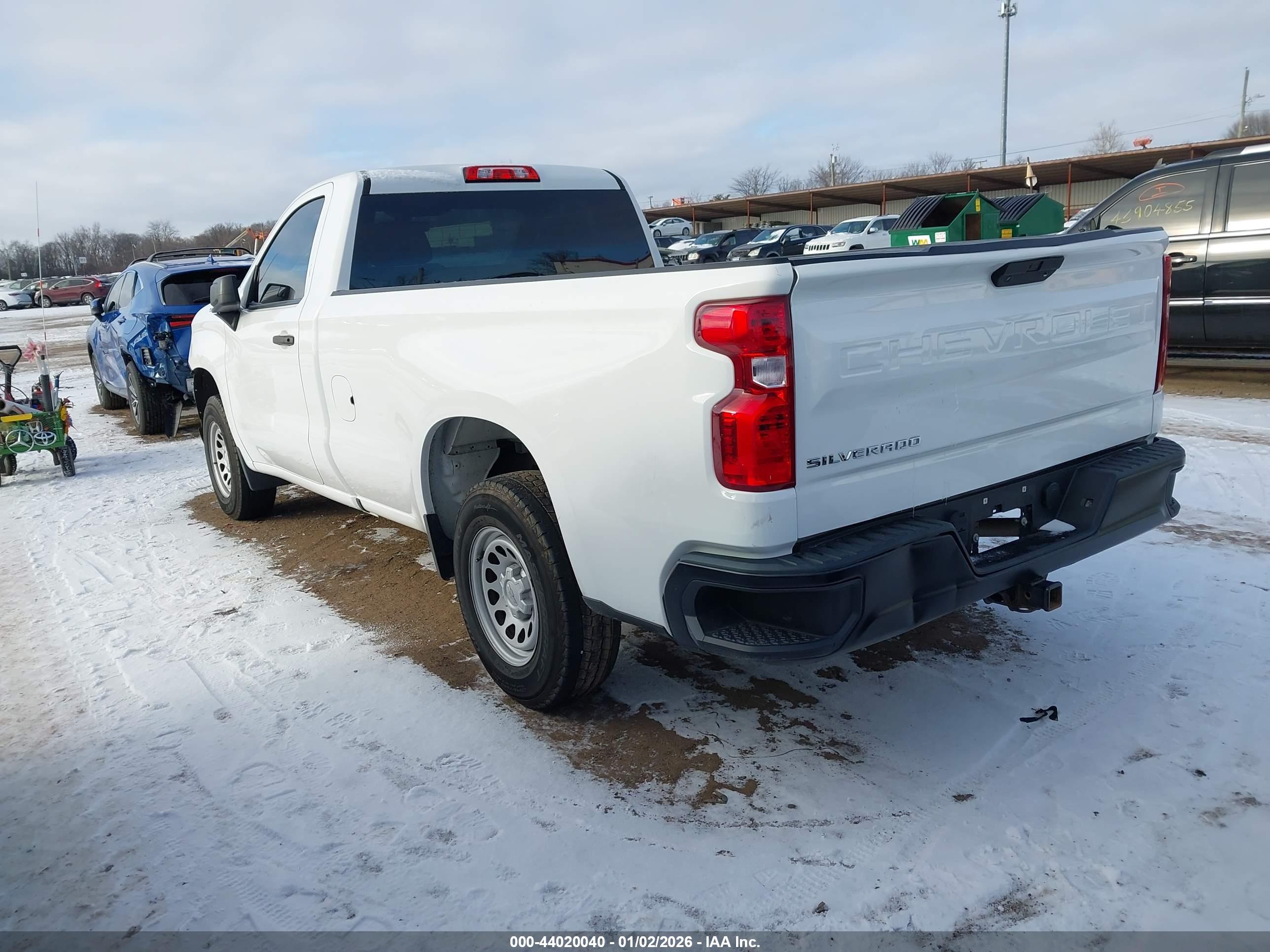 CHEVROLET SILVERADO image 3