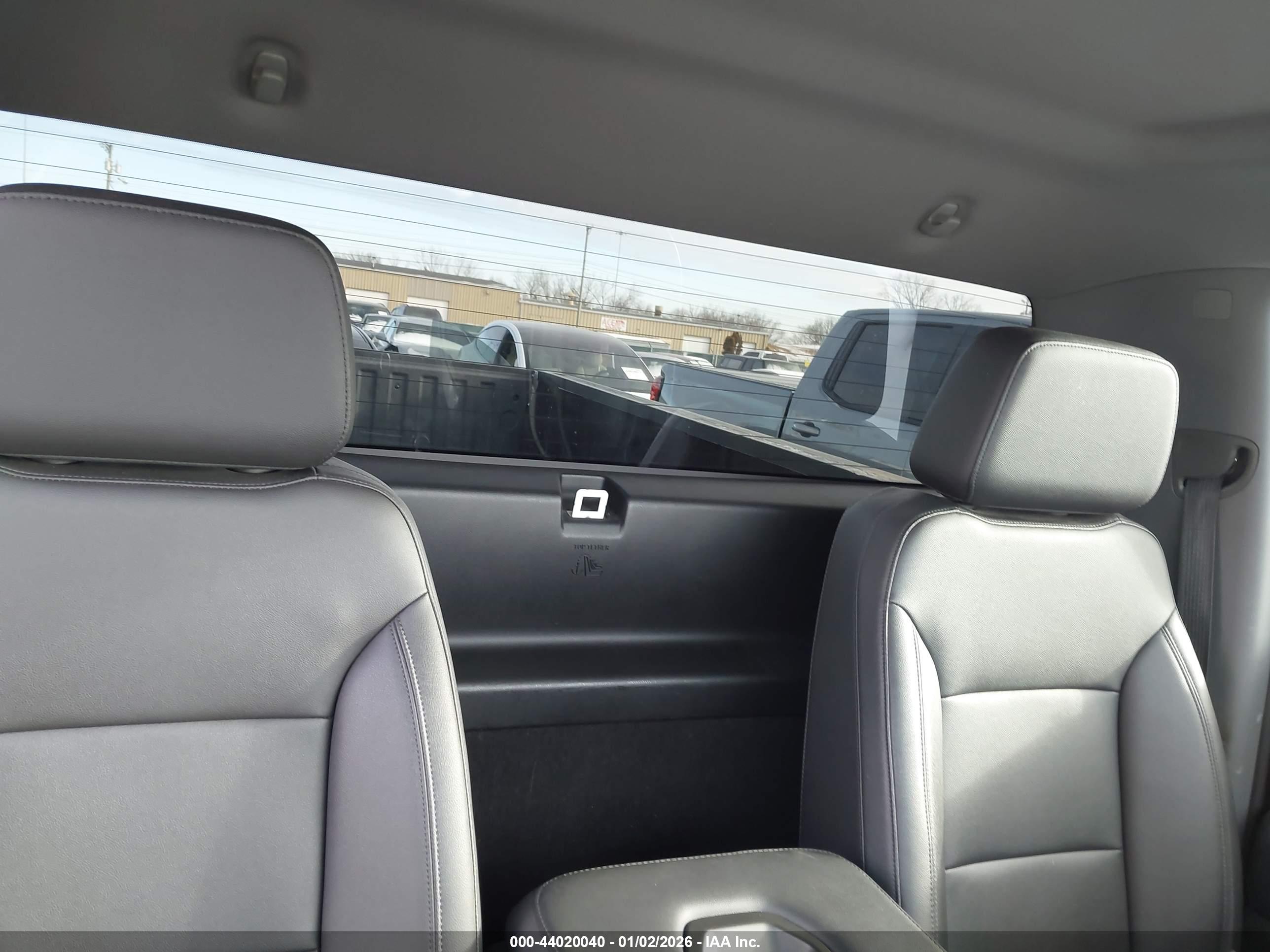 CHEVROLET SILVERADO image 8