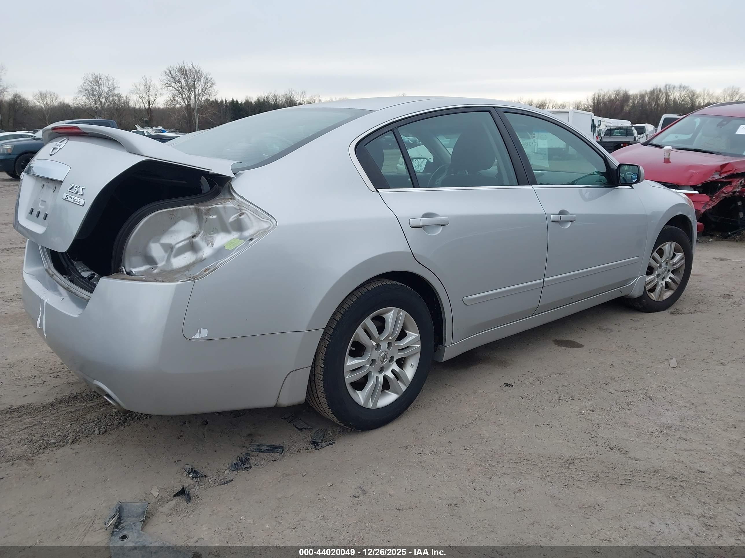 NISSAN ALTIMA image 4