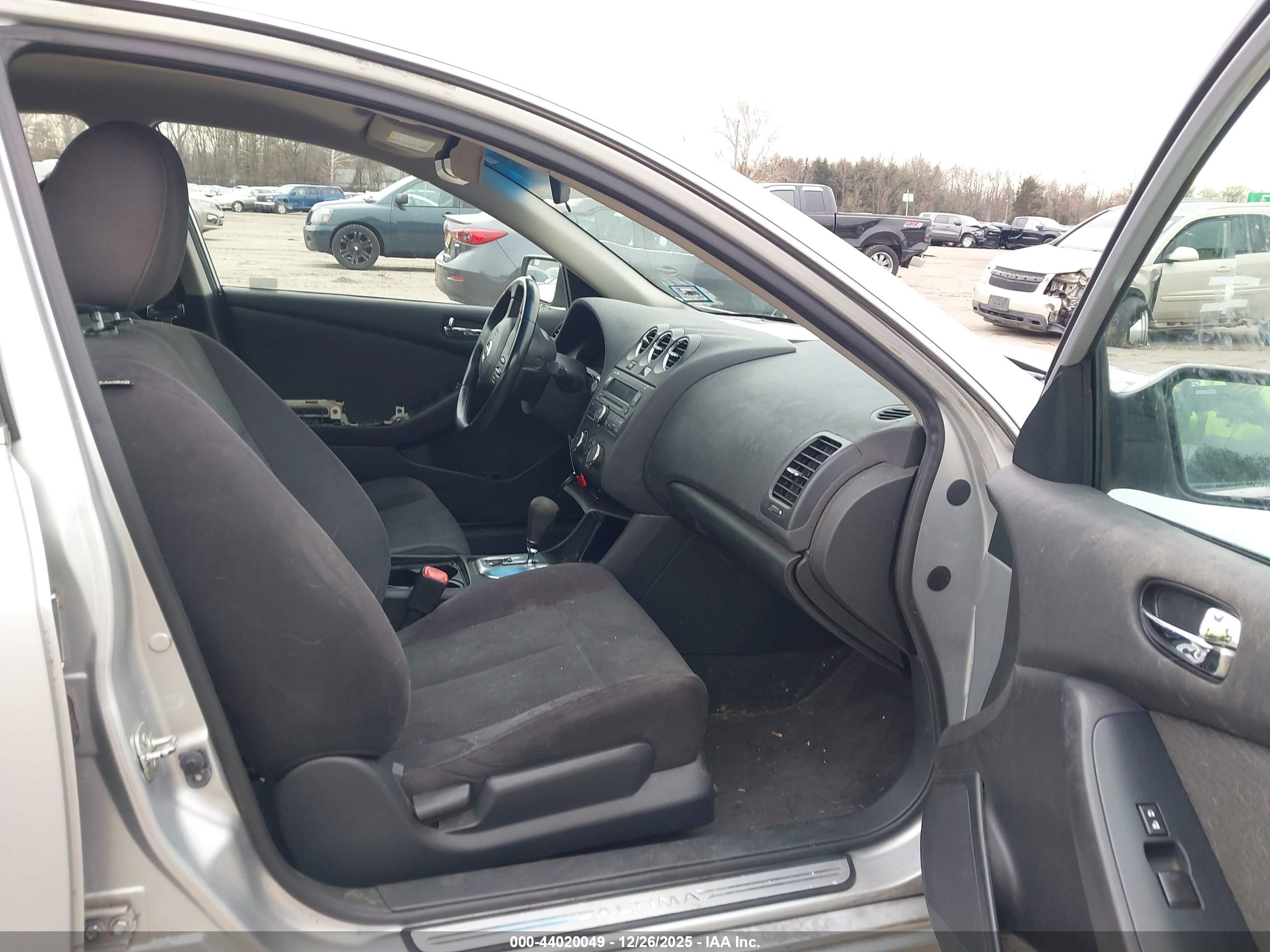 NISSAN ALTIMA image 5