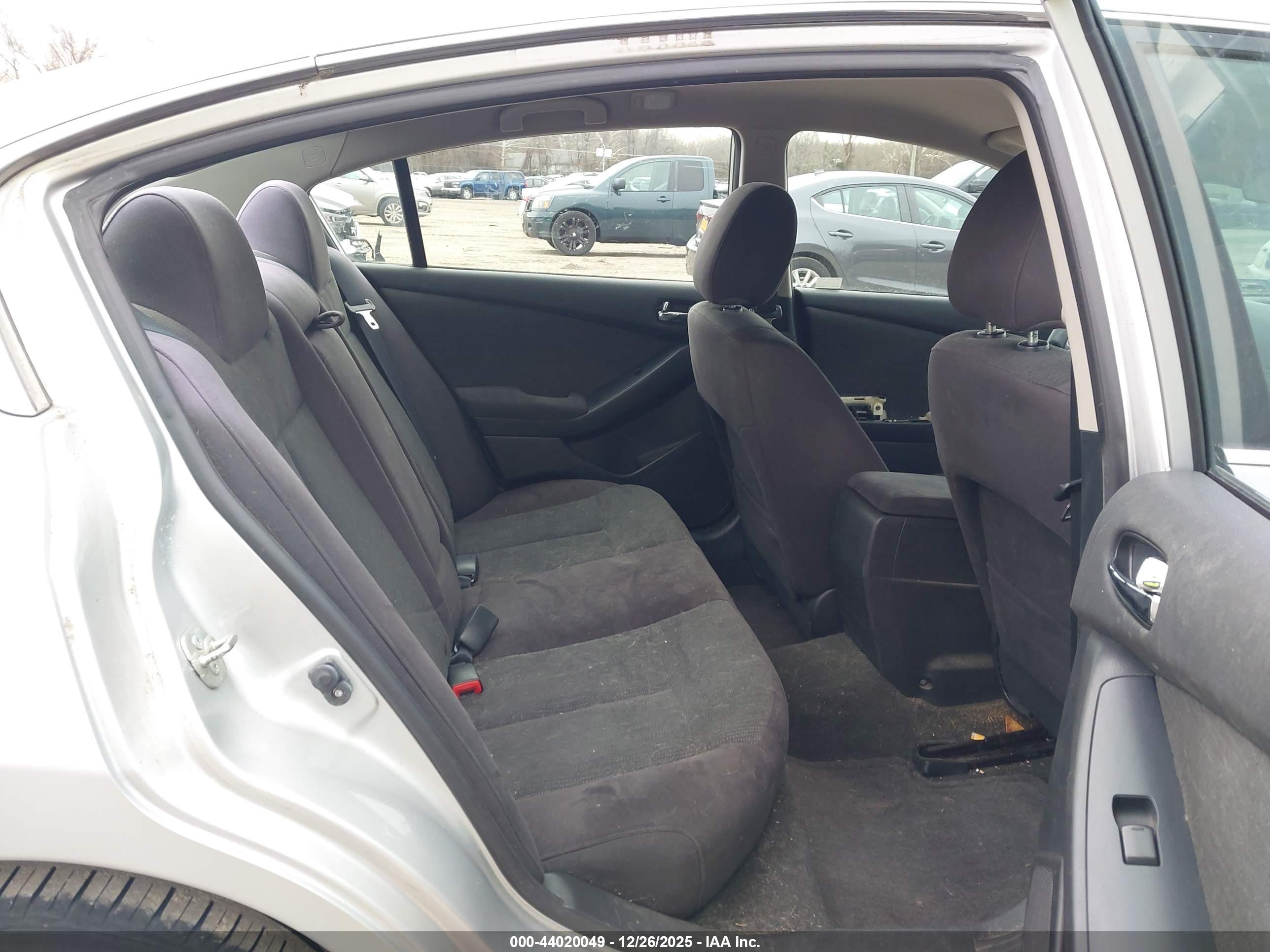 NISSAN ALTIMA image 8