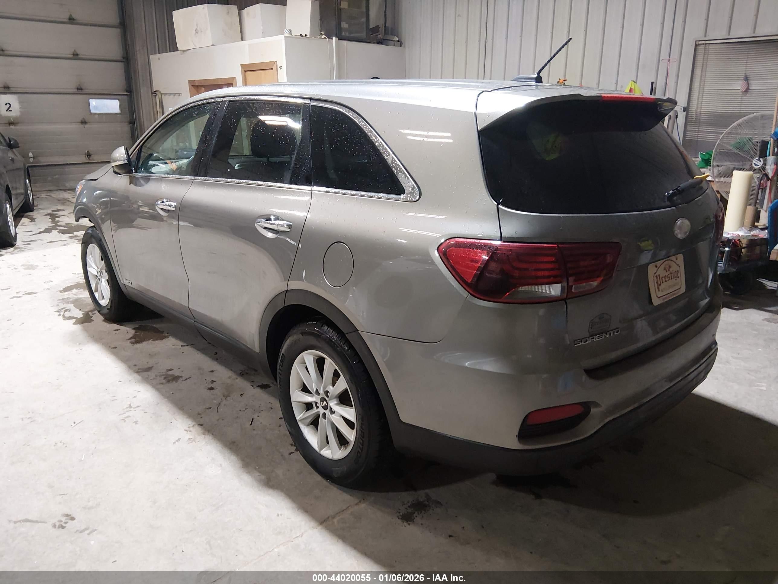 KIA SORENTO image 3