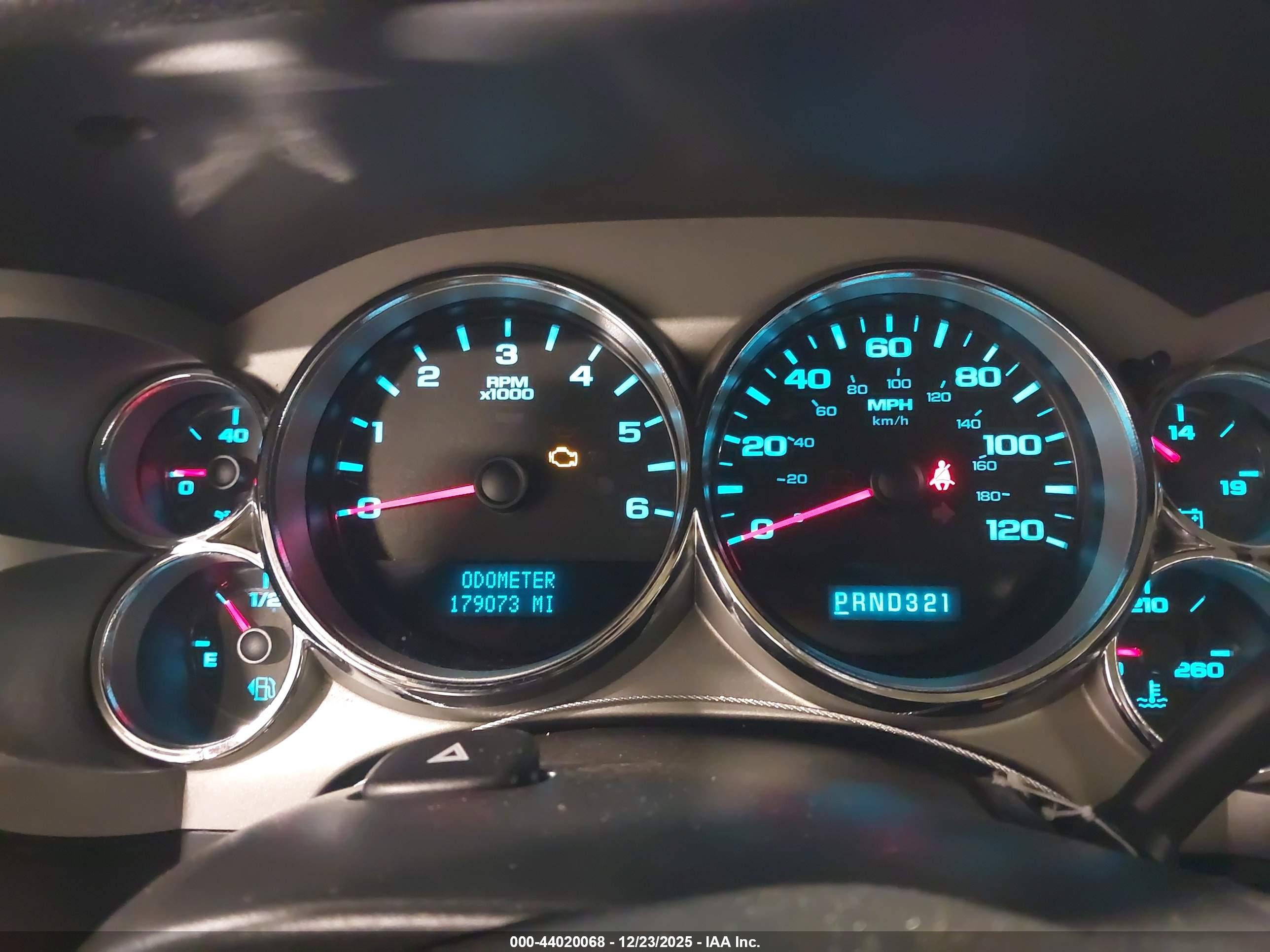 CHEVROLET SILVERADO image 7