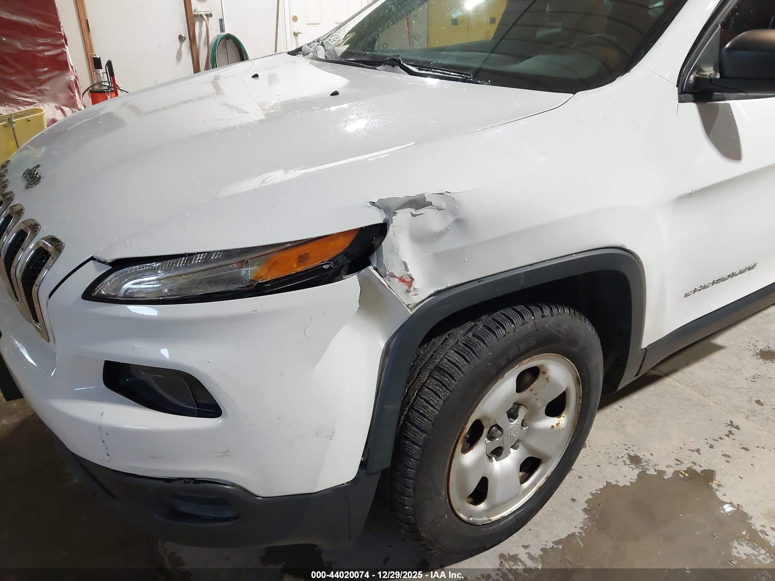 JEEP CHEROKEE image 6