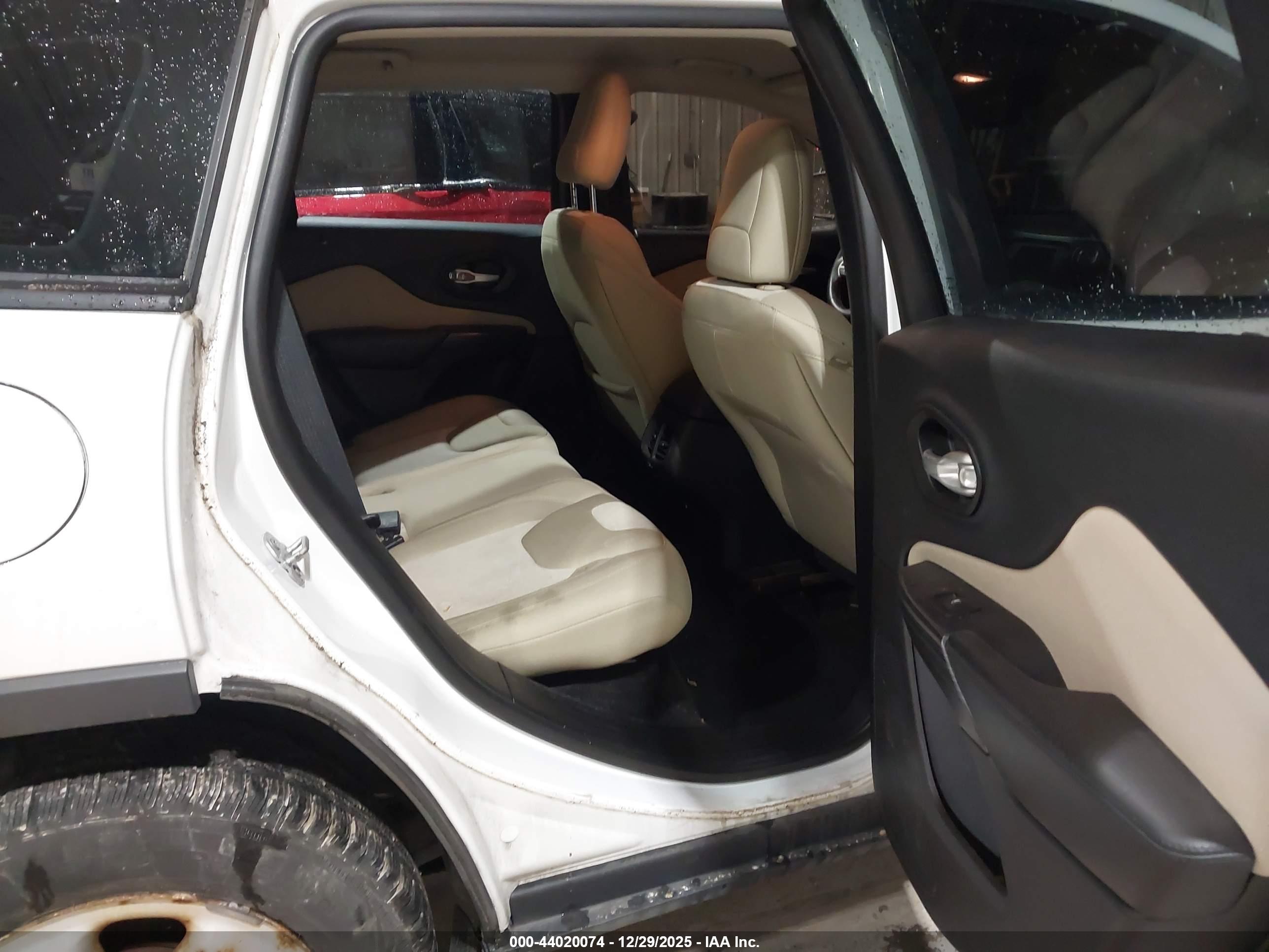 JEEP CHEROKEE image 8