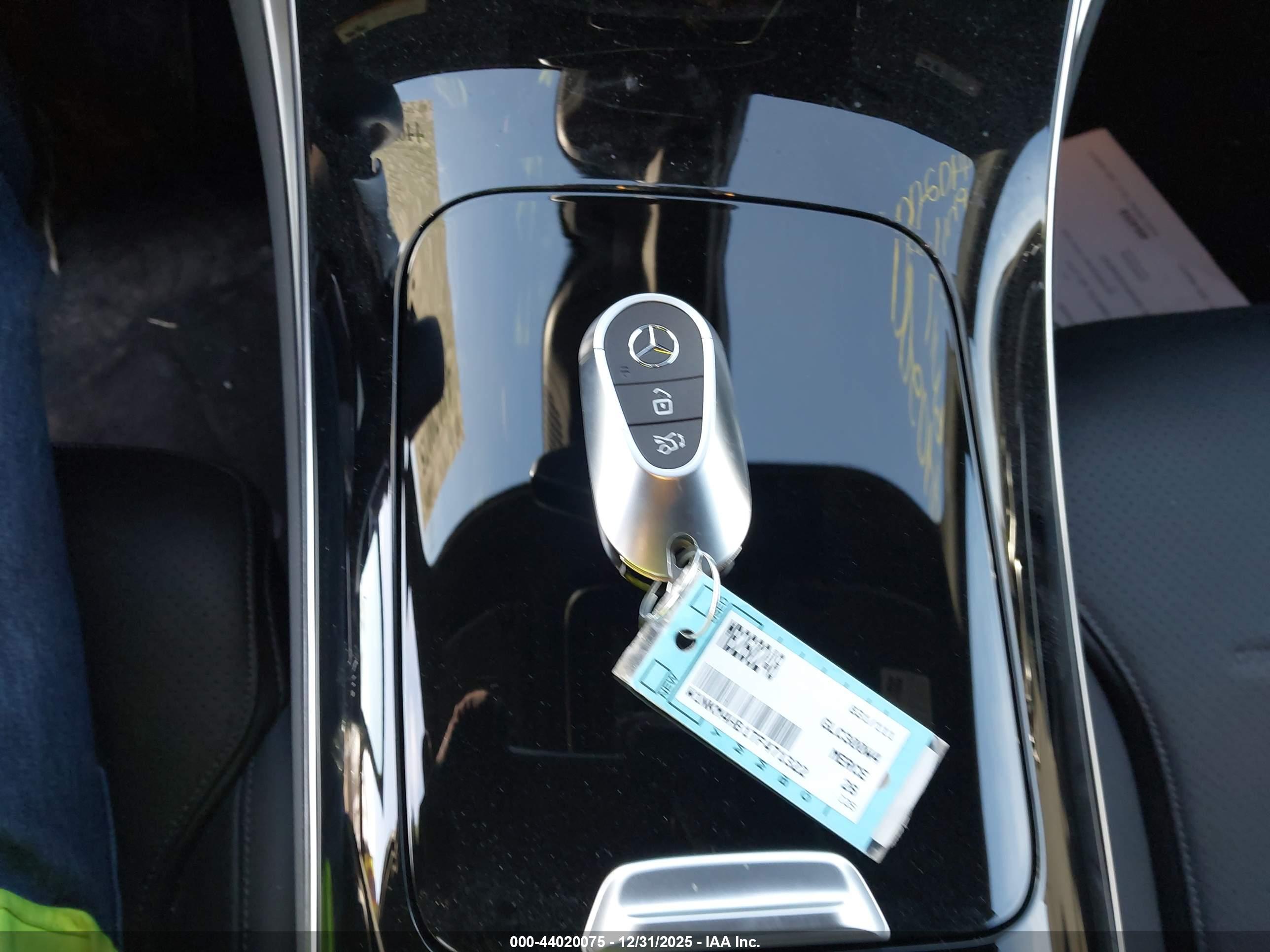 MERCEDES-BENZ GLC image 11