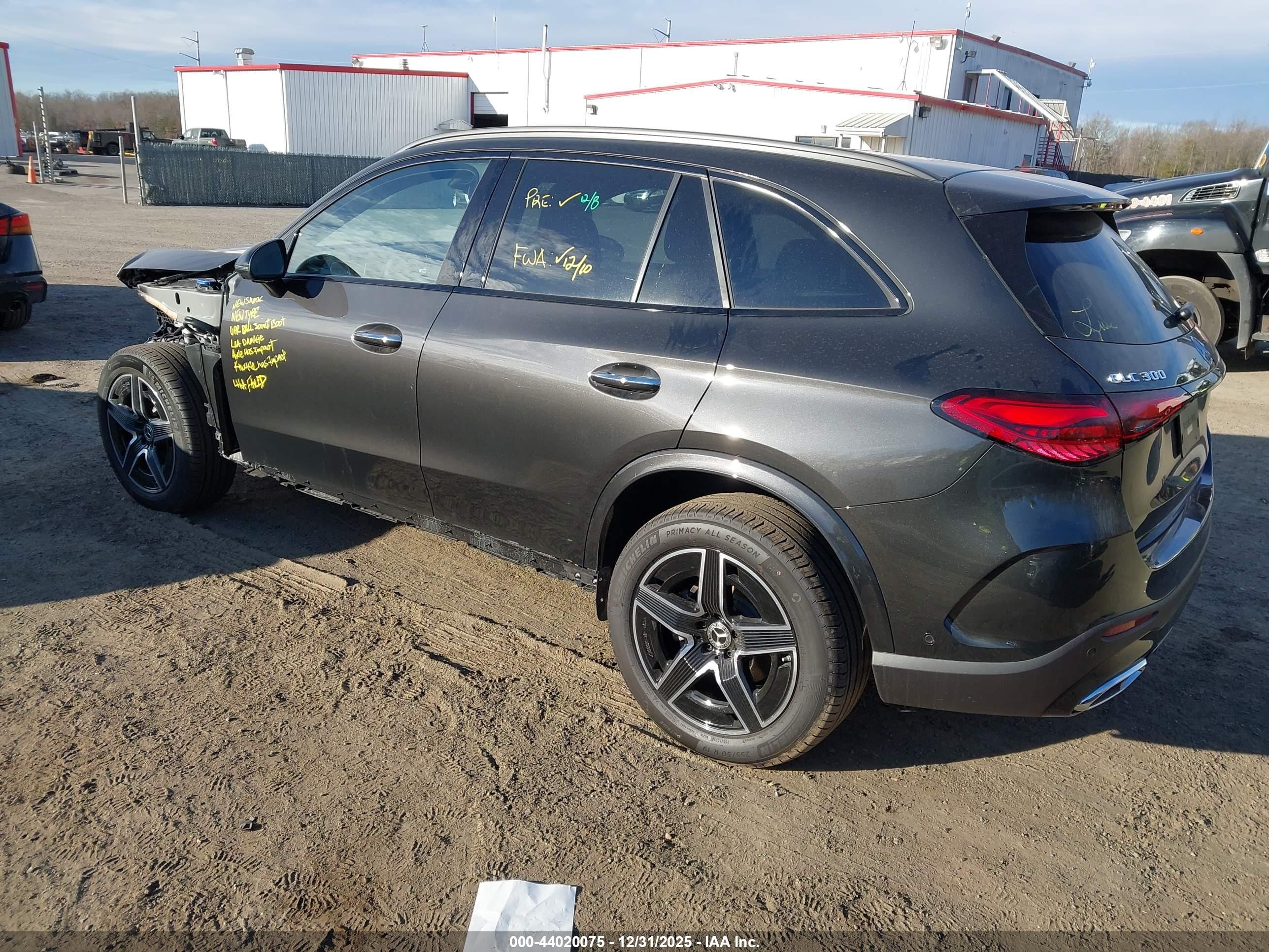 MERCEDES-BENZ GLC image 3