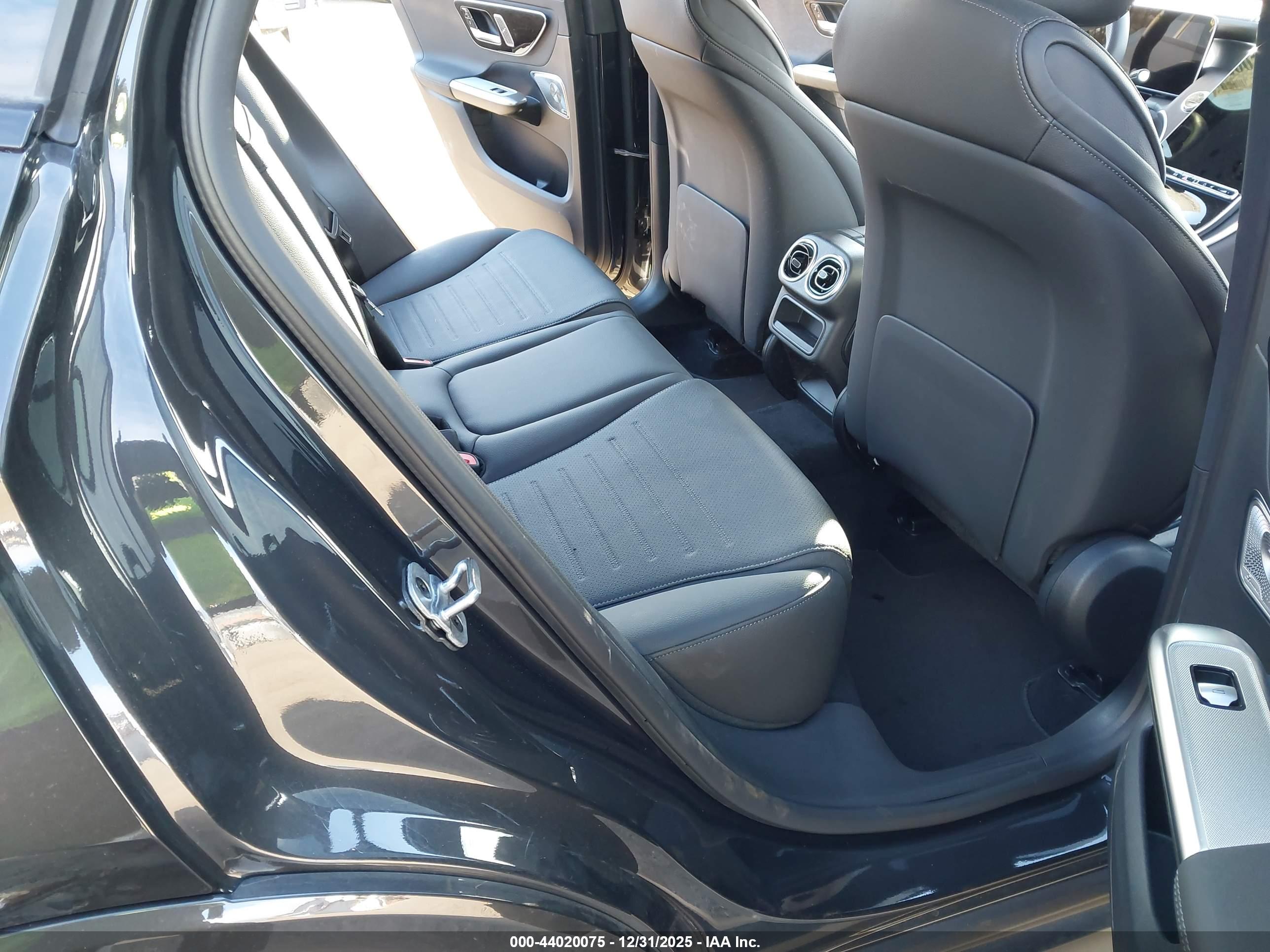 MERCEDES-BENZ GLC image 8
