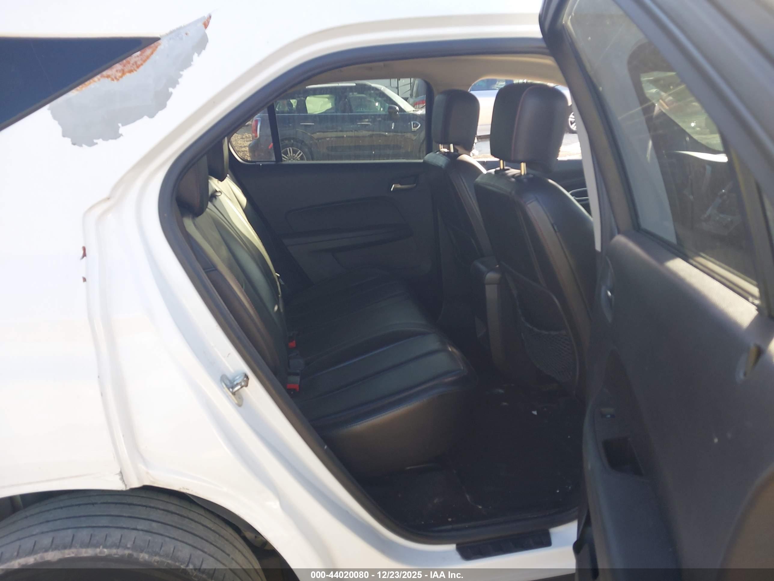 CHEVROLET EQUINOX image 8