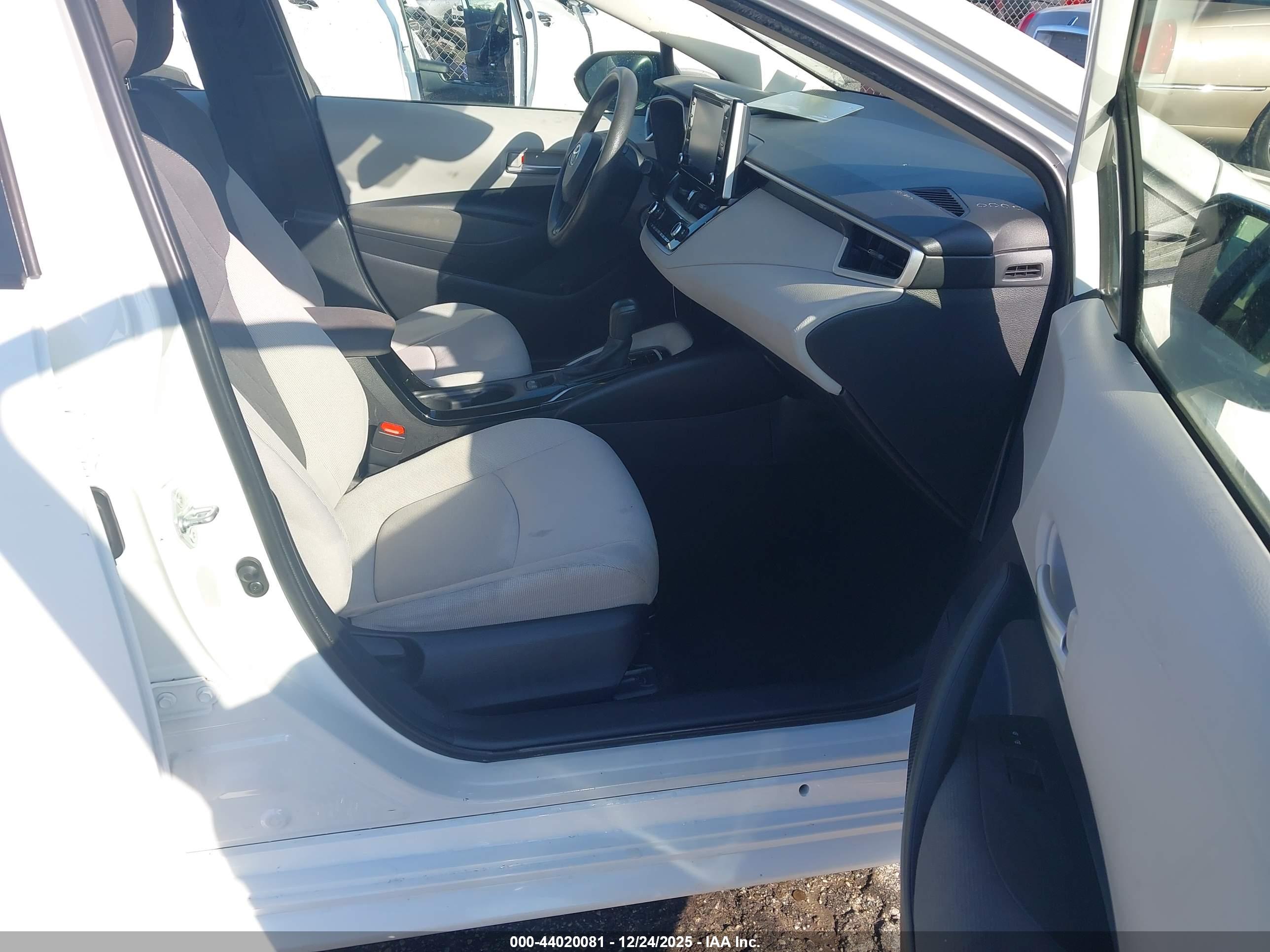 TOYOTA COROLLA image 5