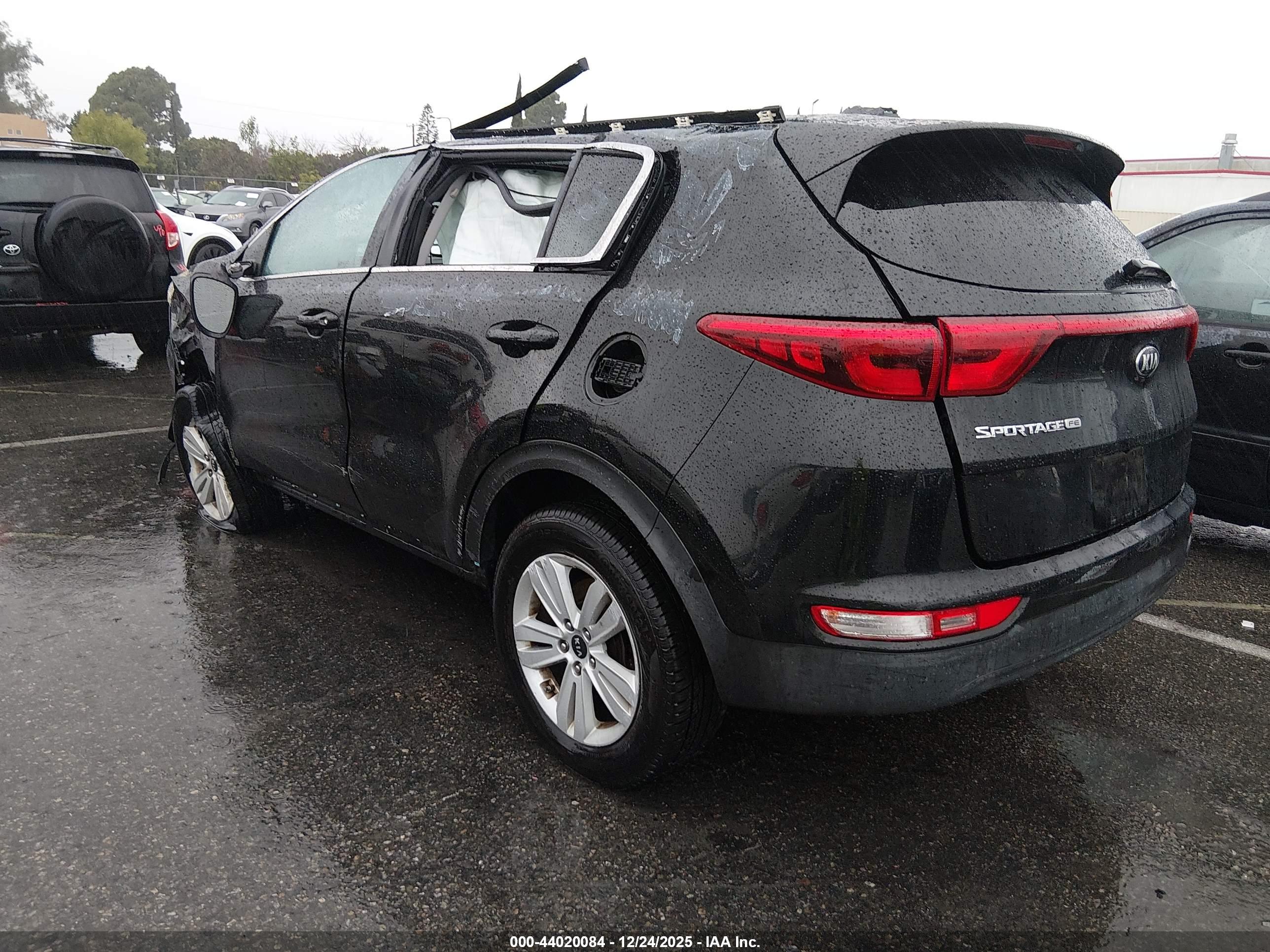 KIA SPORTAGE image 3