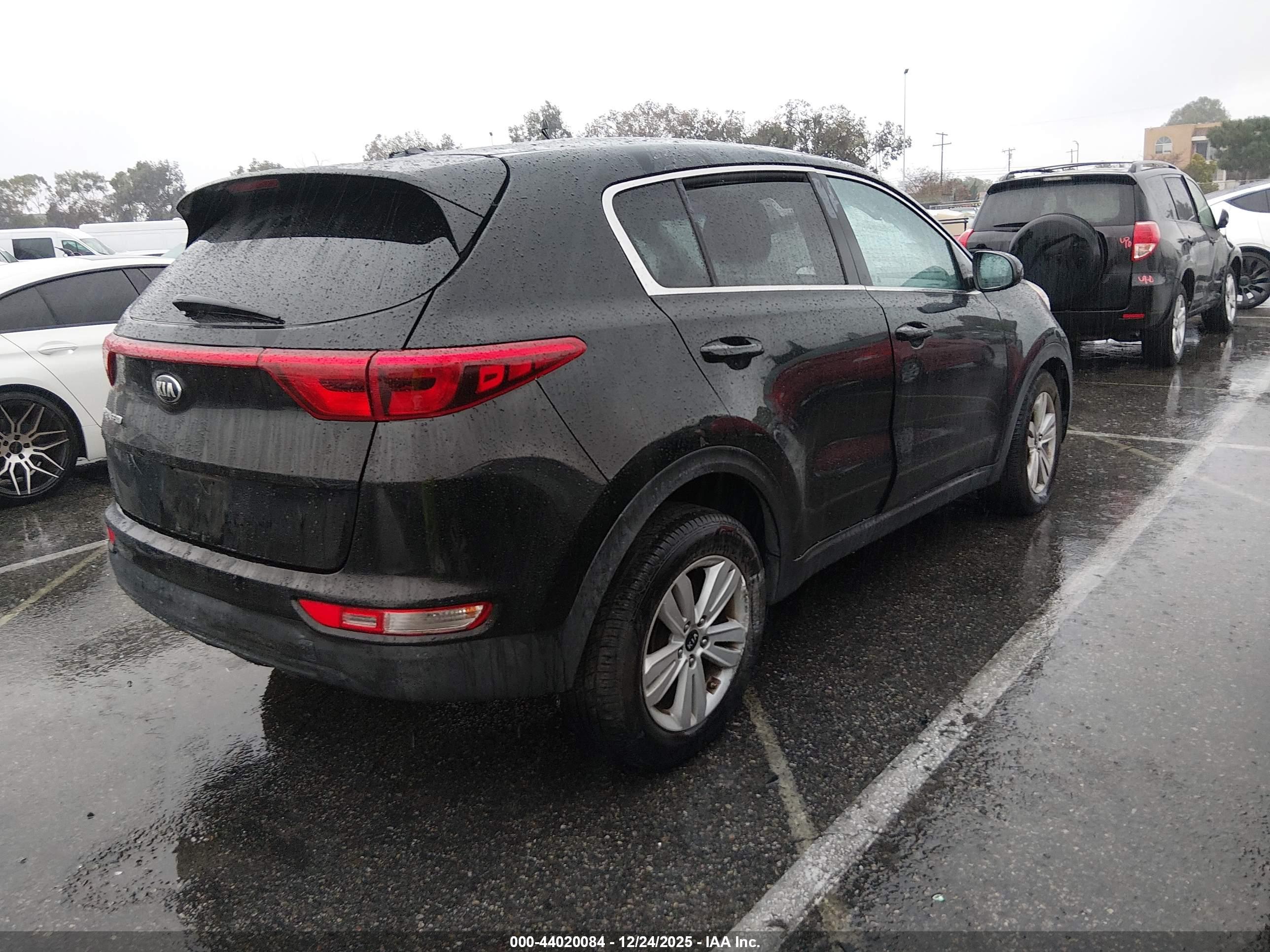KIA SPORTAGE image 4