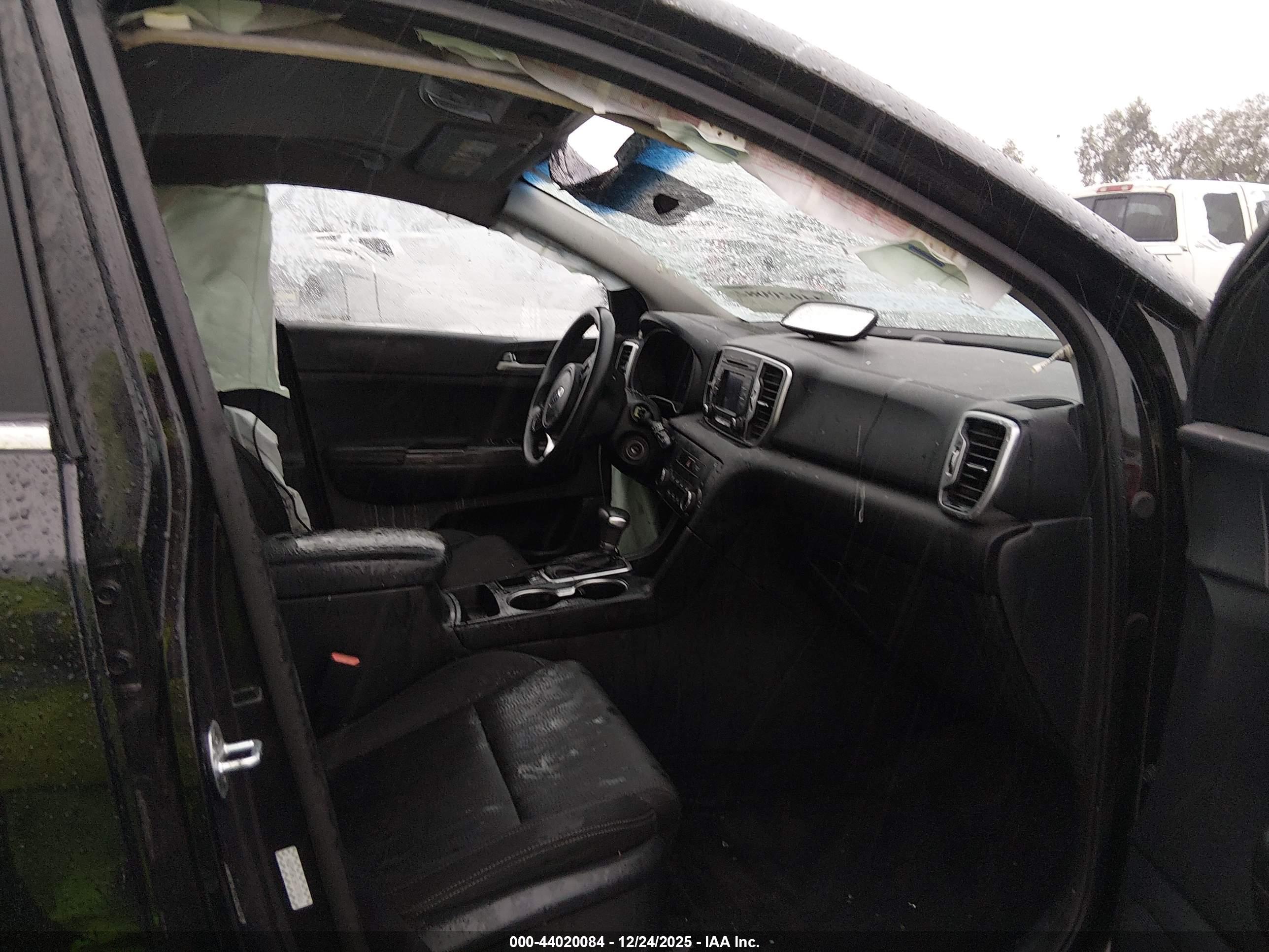 KIA SPORTAGE image 5