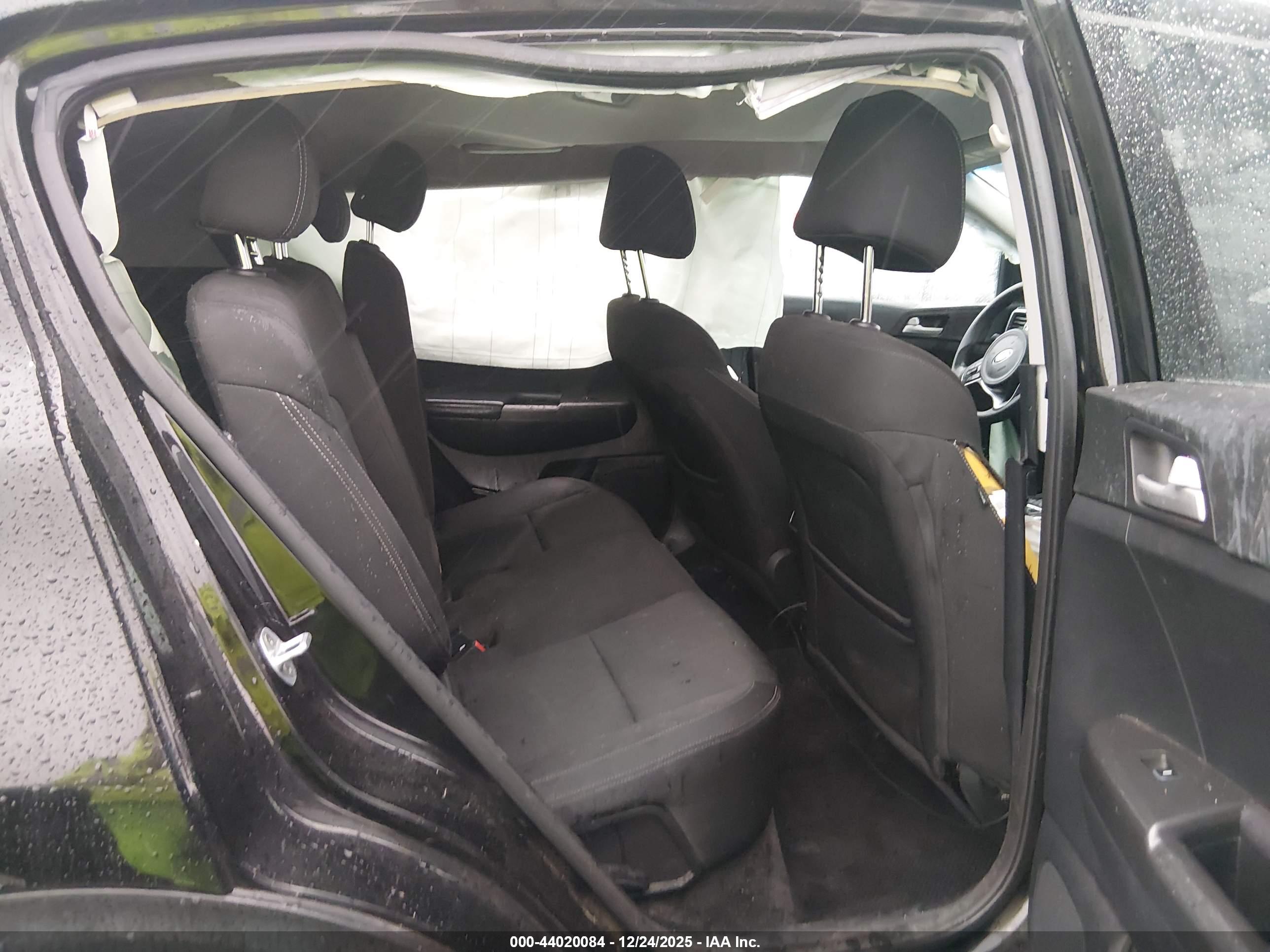 KIA SPORTAGE image 8