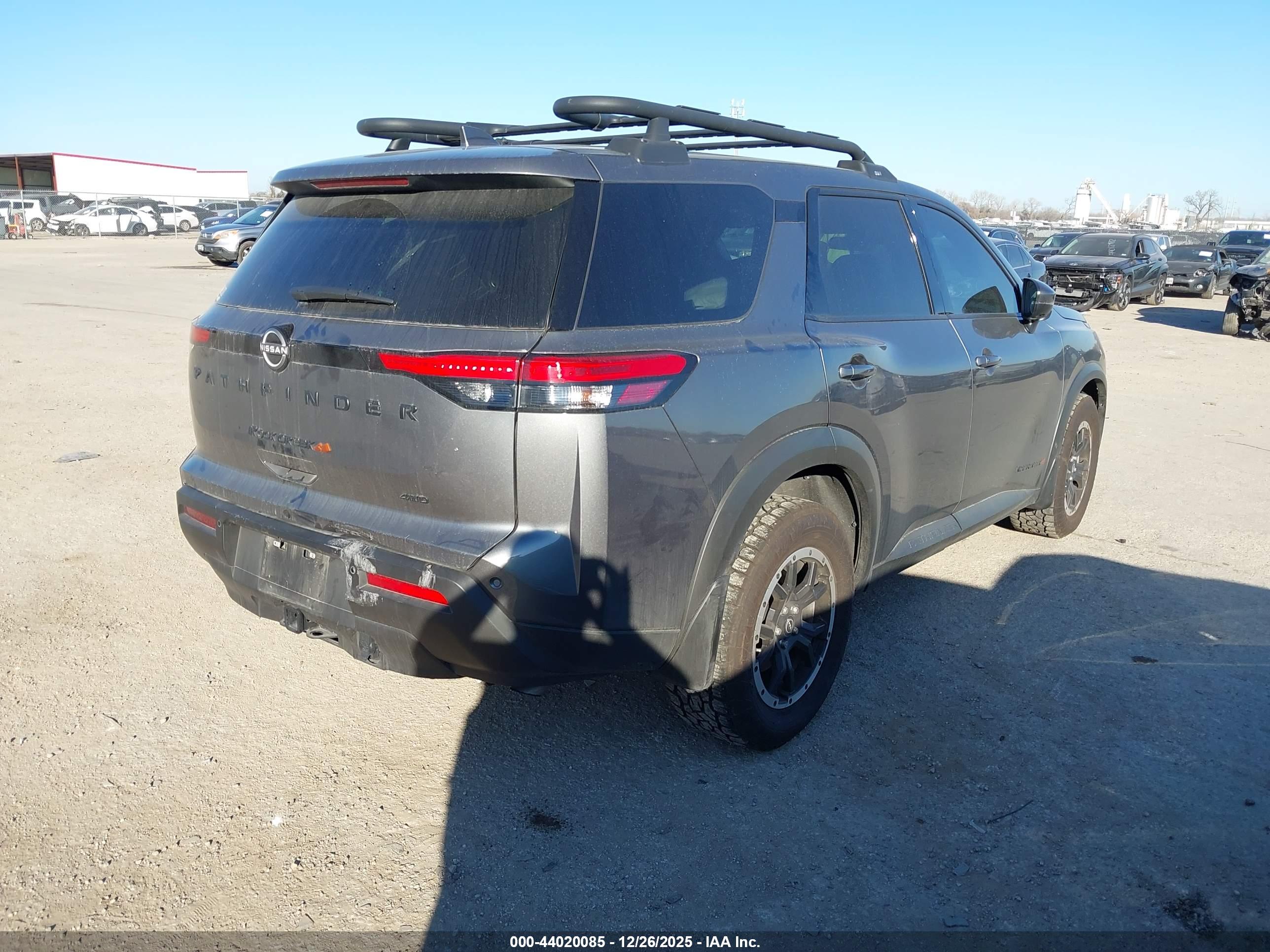 NISSAN PATHFINDER image 4