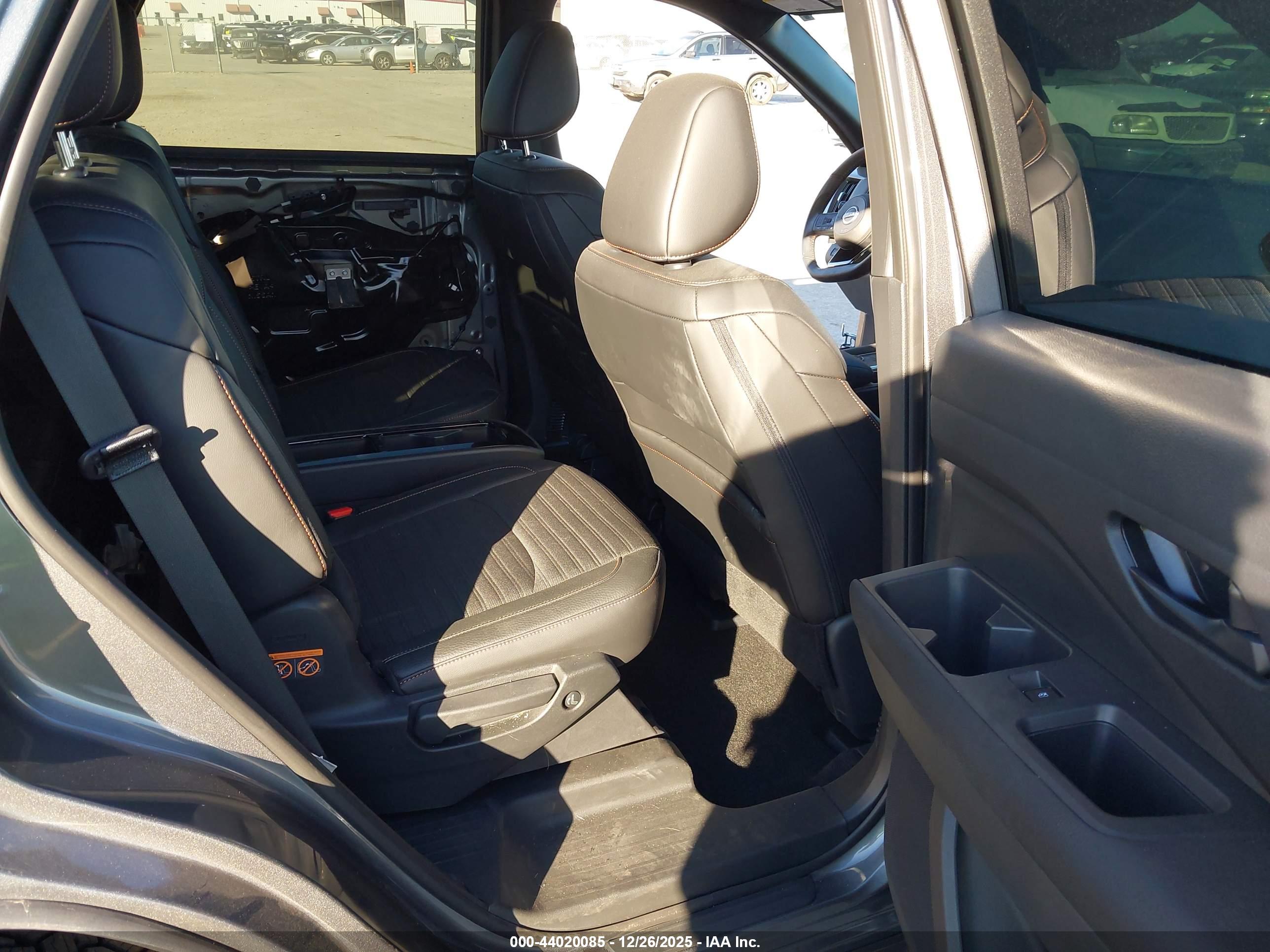 NISSAN PATHFINDER image 8