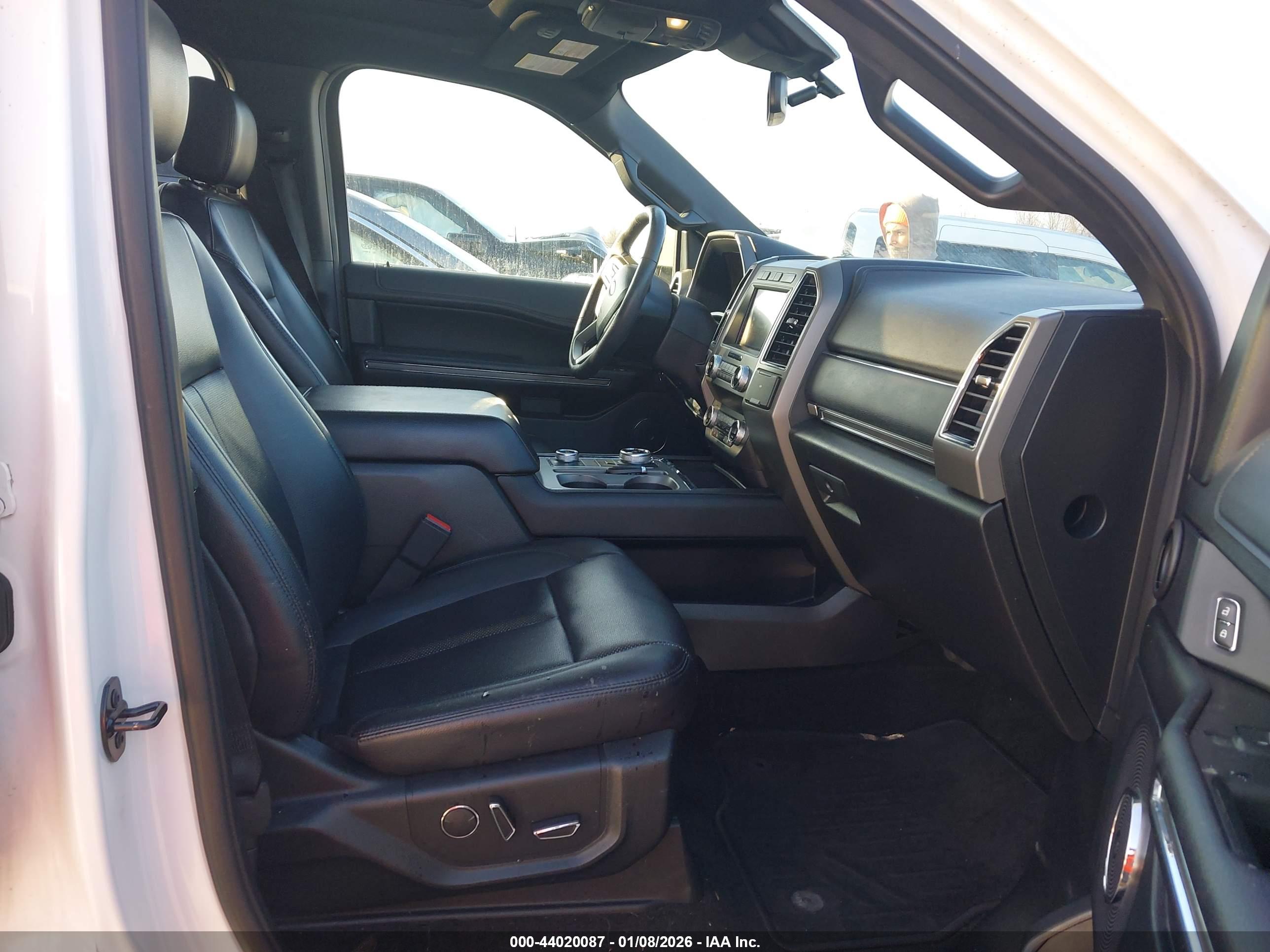 FORD EXPEDITION image 5