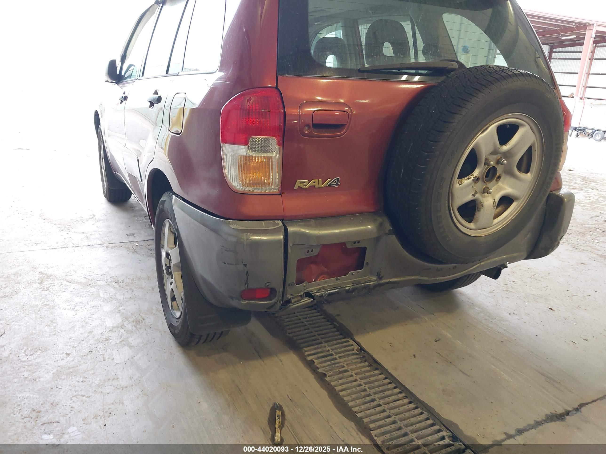 TOYOTA RAV4 image 6