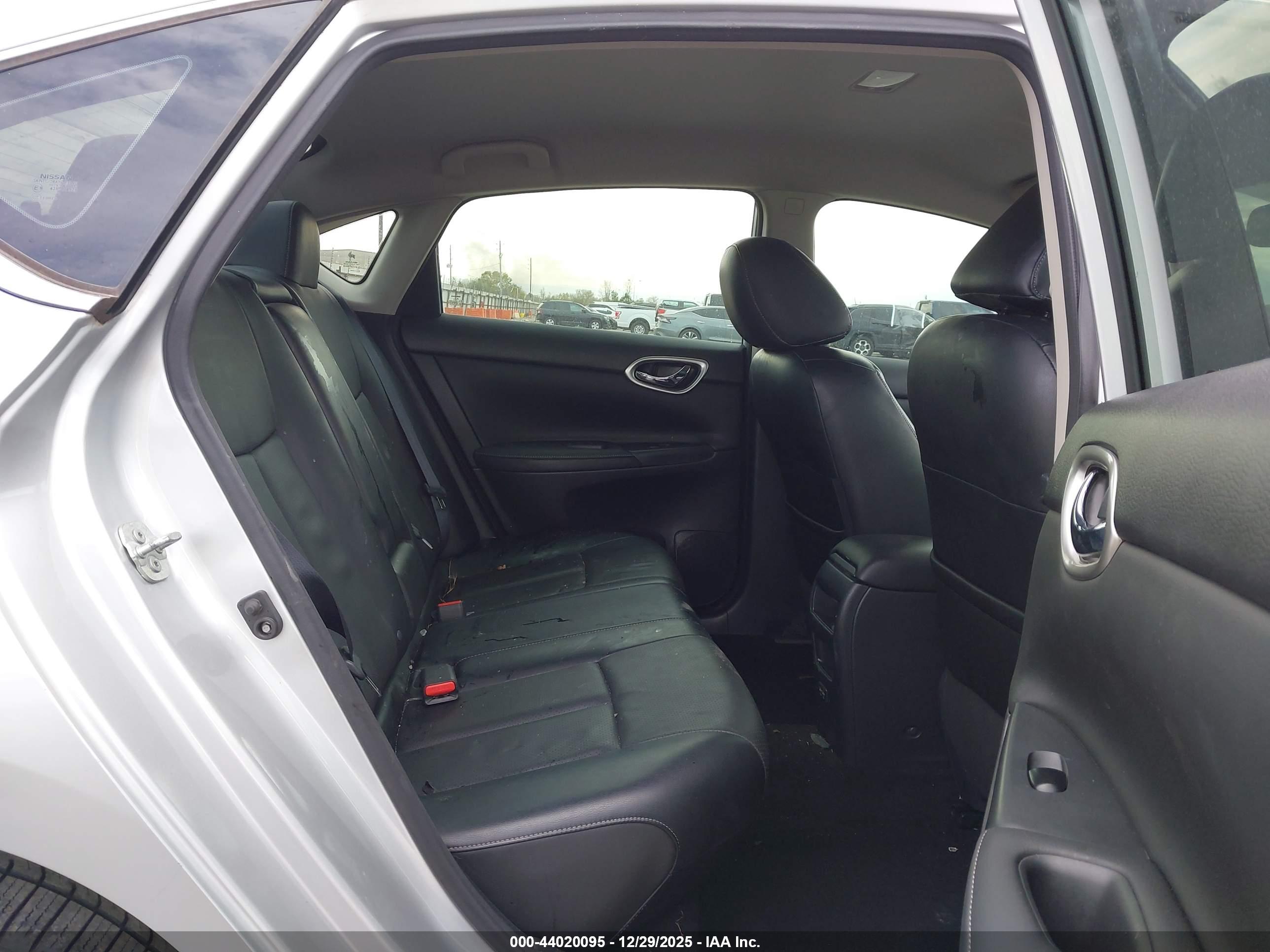NISSAN SENTRA image 8