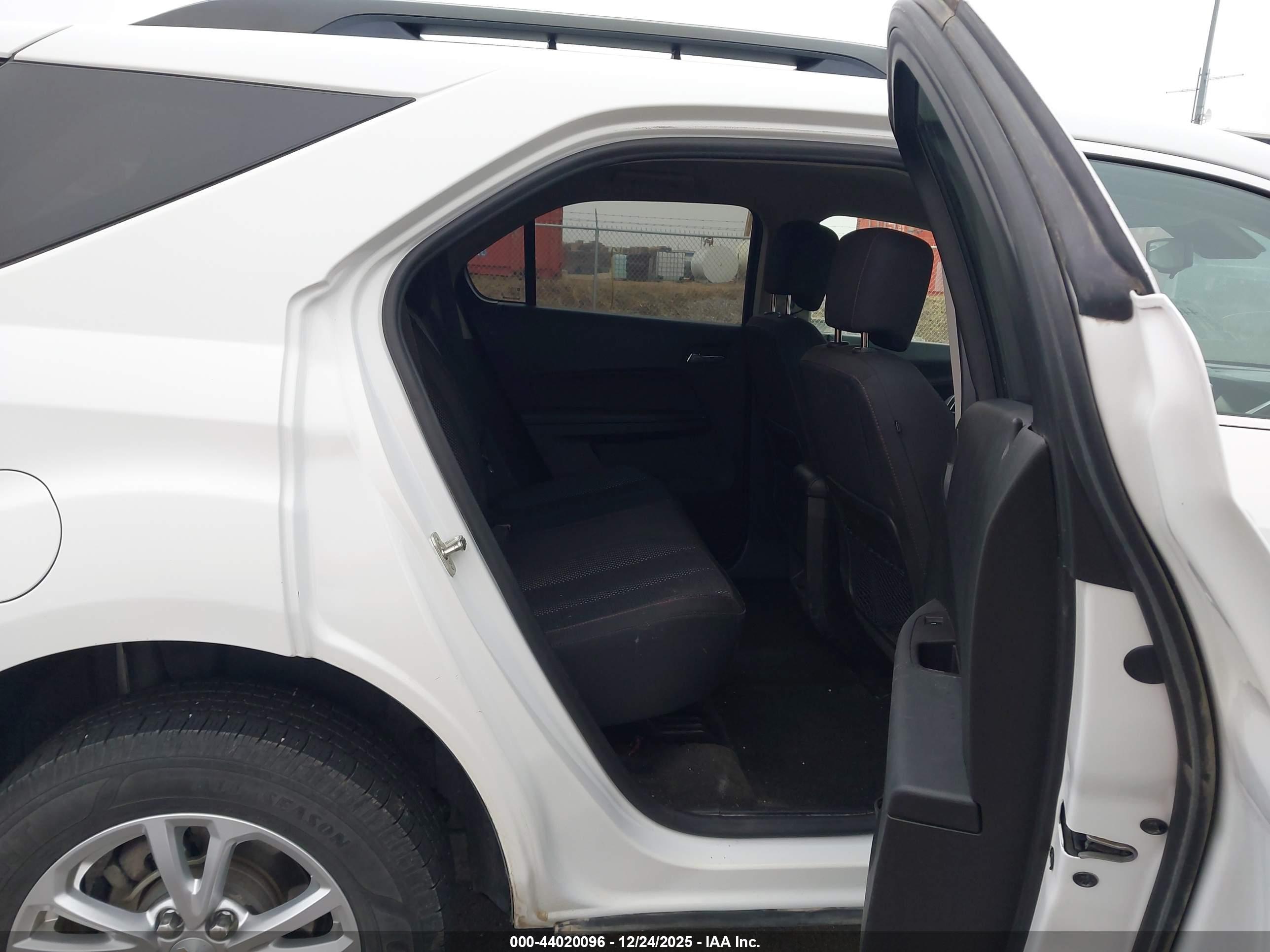 CHEVROLET EQUINOX image 8