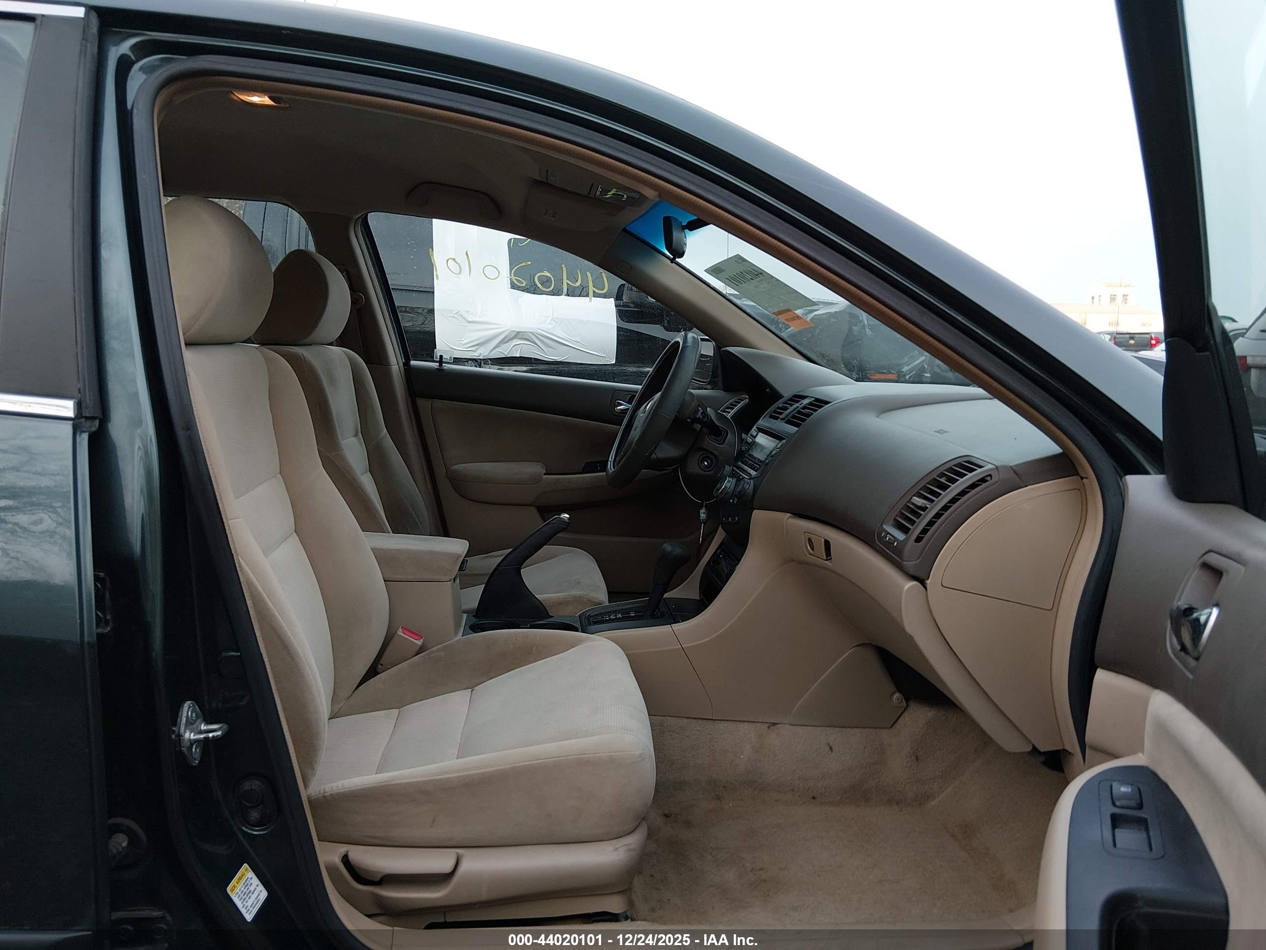 HONDA ACCORD image 5