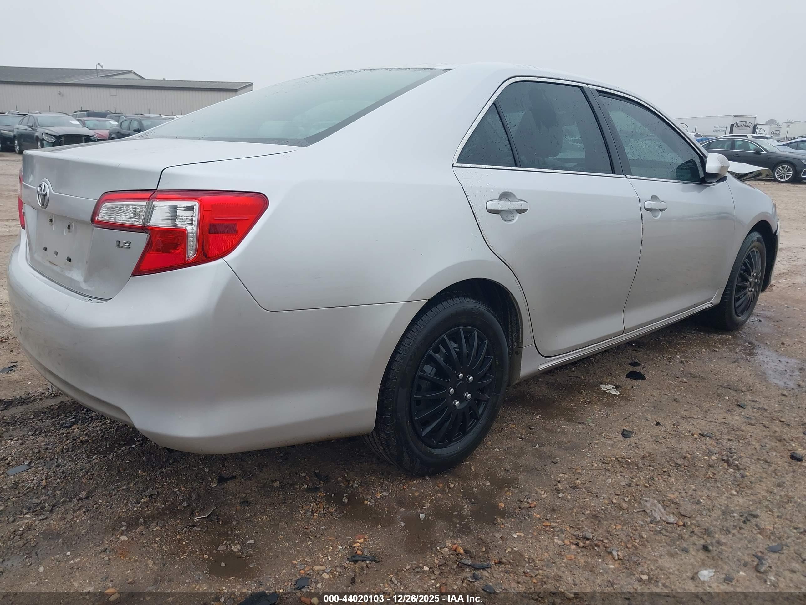 TOYOTA CAMRY image 4