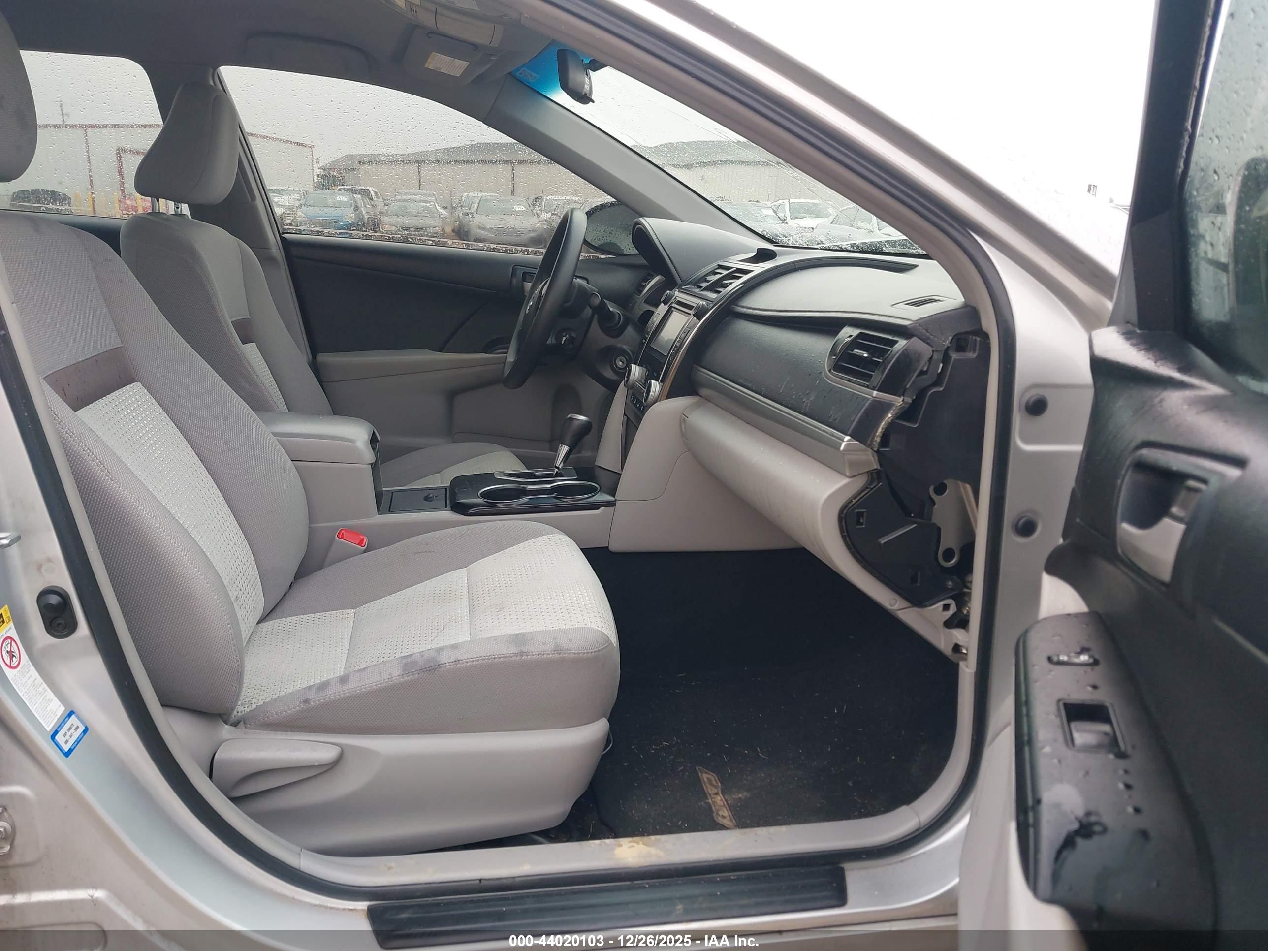 TOYOTA CAMRY image 5