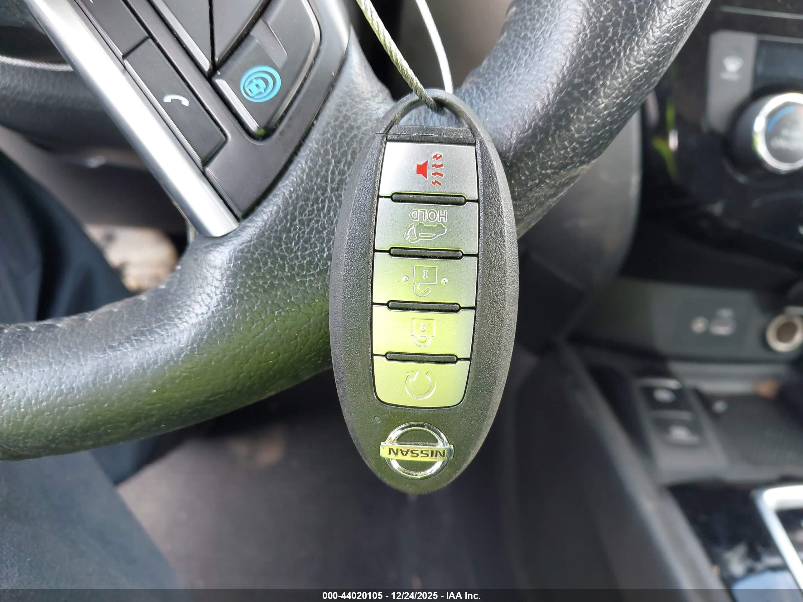 NISSAN ROGUE image 11