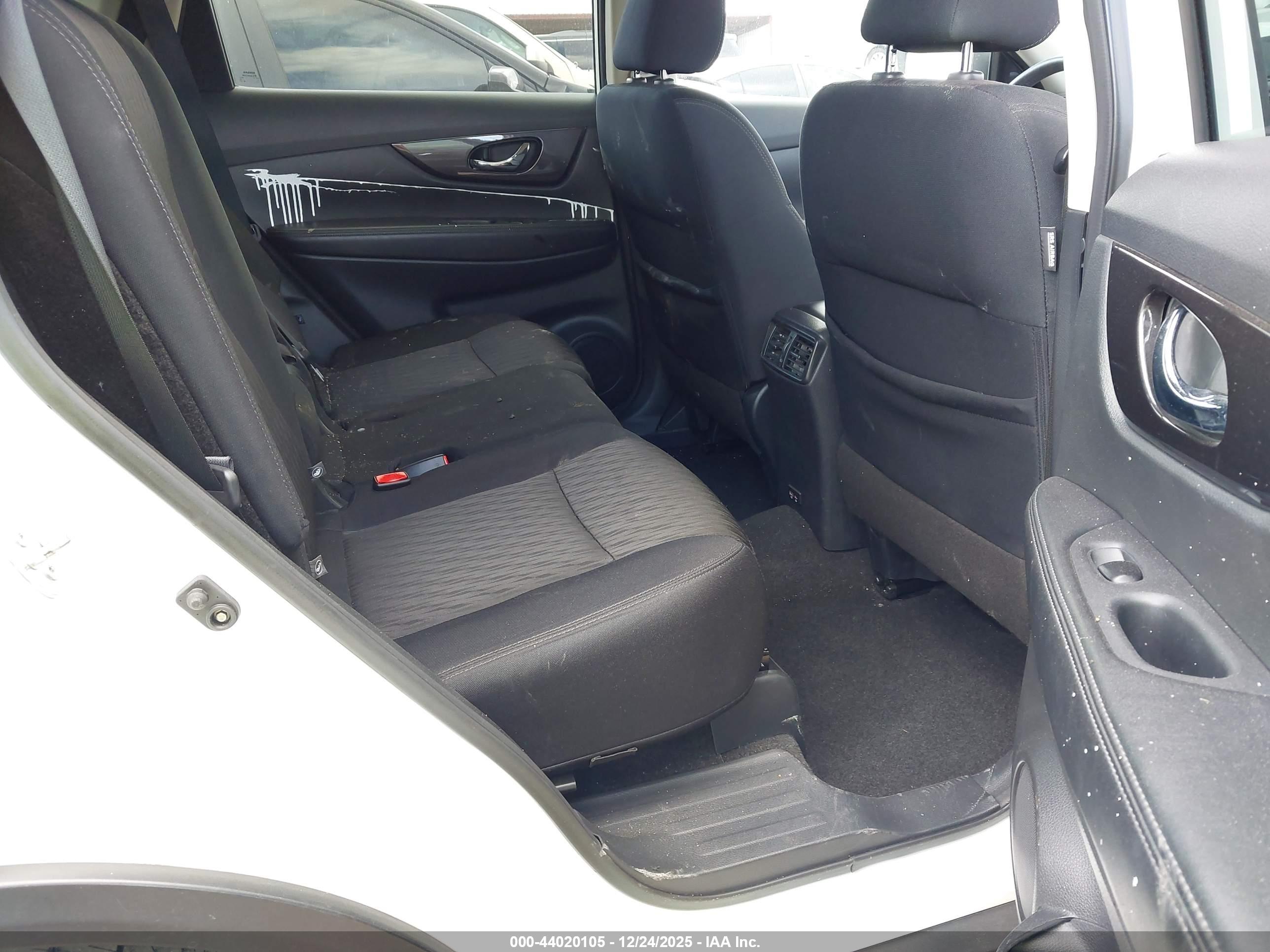NISSAN ROGUE image 8