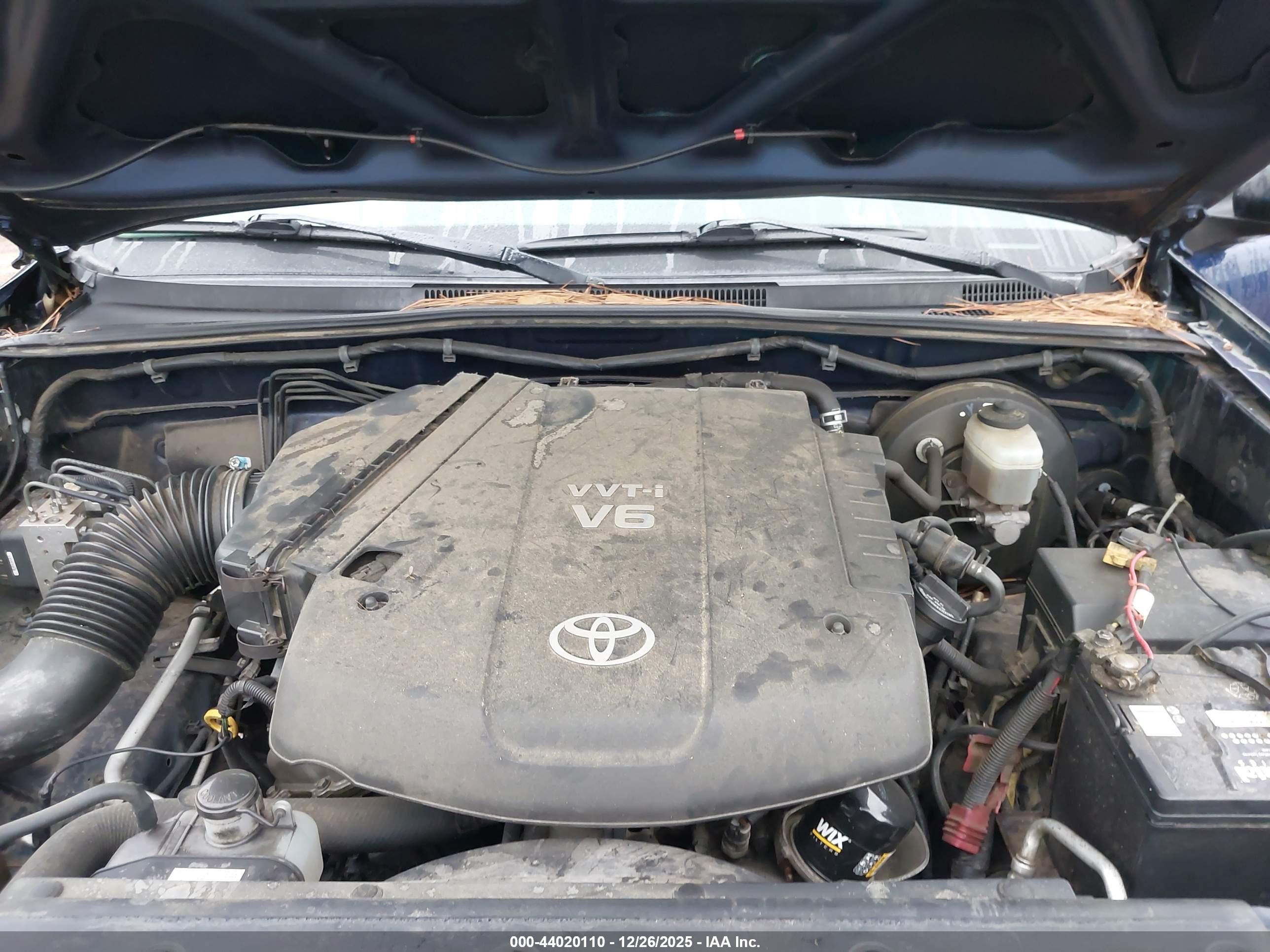 TOYOTA TACOMA image 10