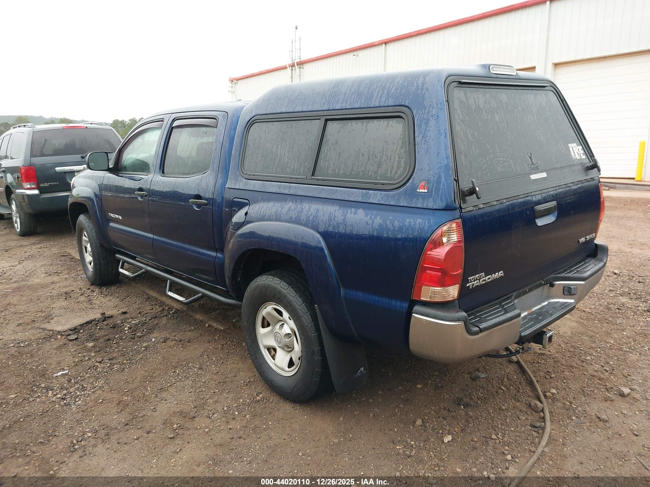 TOYOTA TACOMA image 3