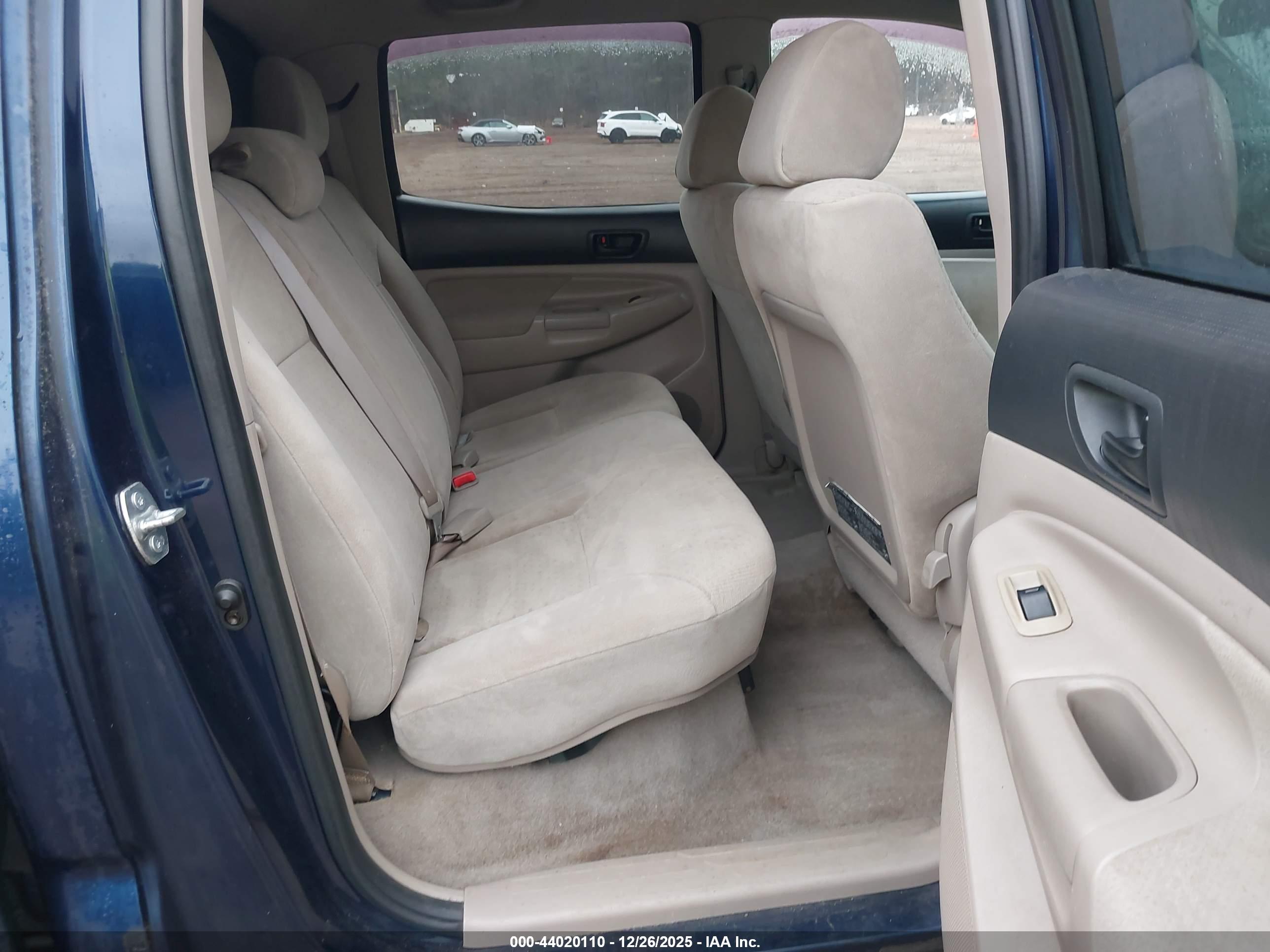 TOYOTA TACOMA image 8