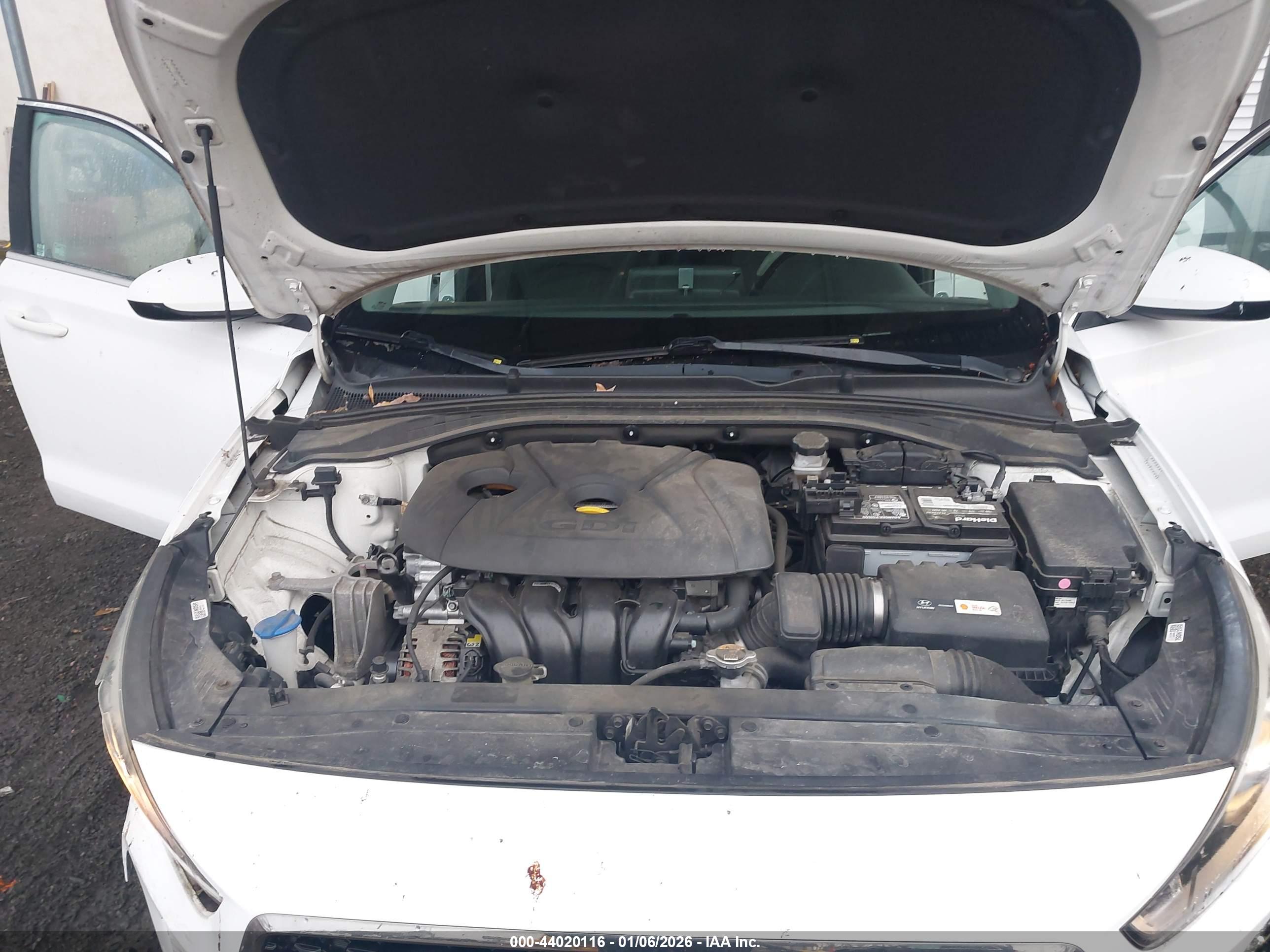HYUNDAI ELANTRA image 10