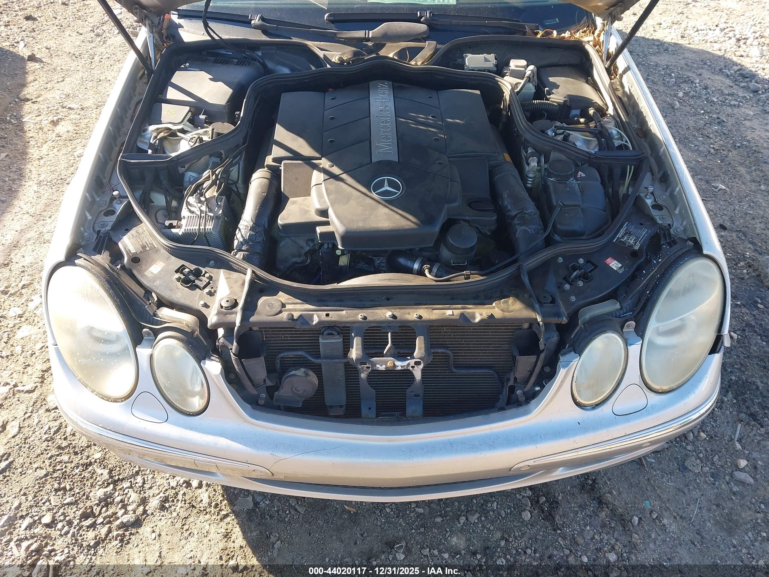 MERCEDES-BENZ E image 10